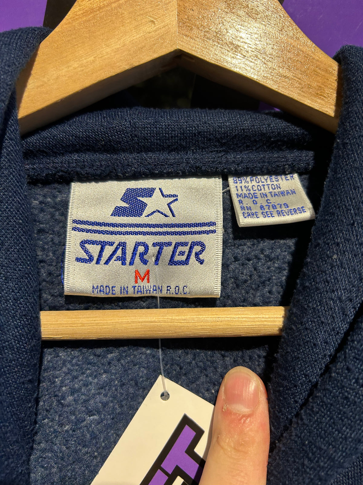 Vintage Notre Dame Starter Hoodie. Size M/L