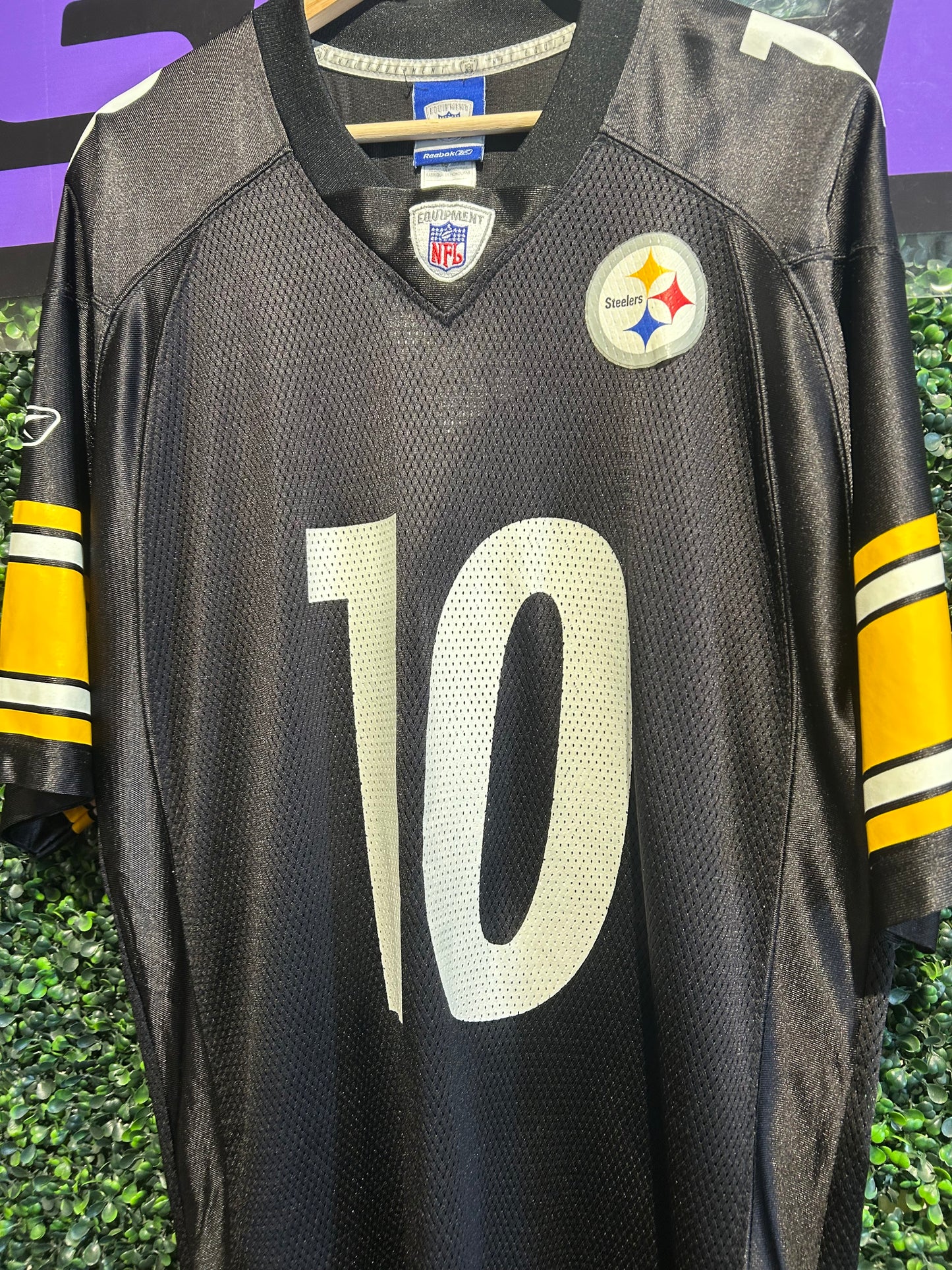 Vintage Pittsburgh Steelers #10 Santonio Holmes Reebok Jersey. Size Large