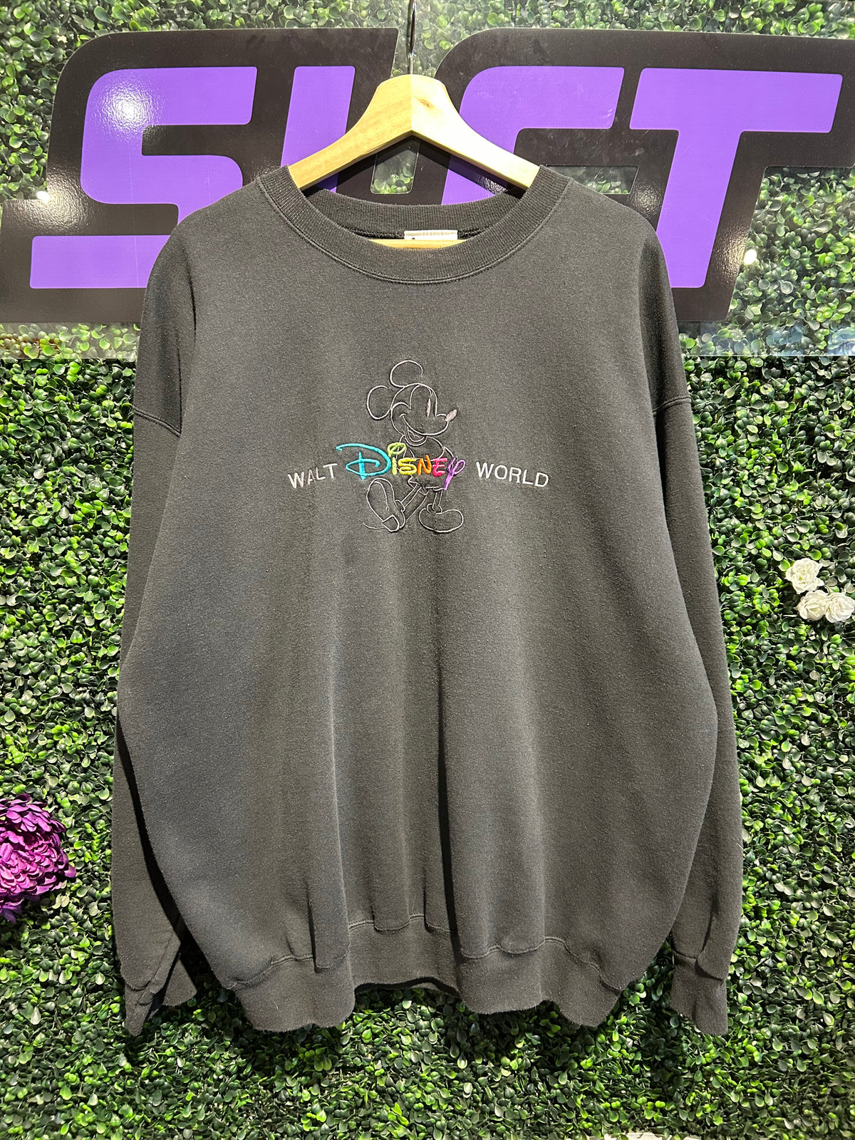 90s Walt Disney World Embroidered Crewneck. Size XL