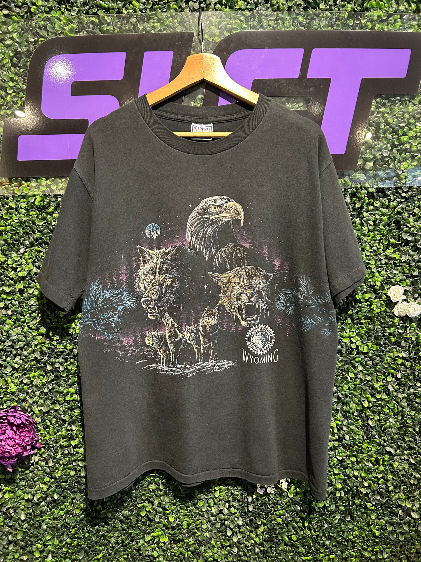 90s Wyoming Conservation Animal T-Shirt. Size Large
