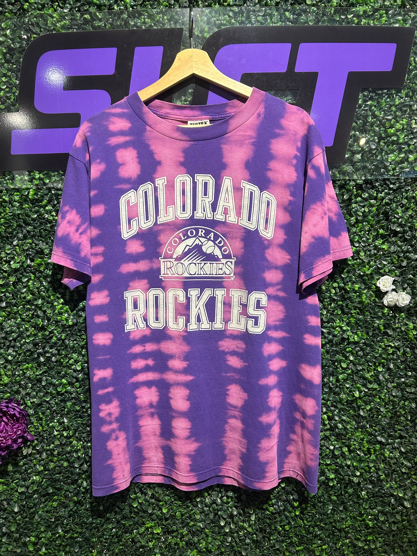 90s Colorado Rockies Tie-Dye T-Shirt. Size Large