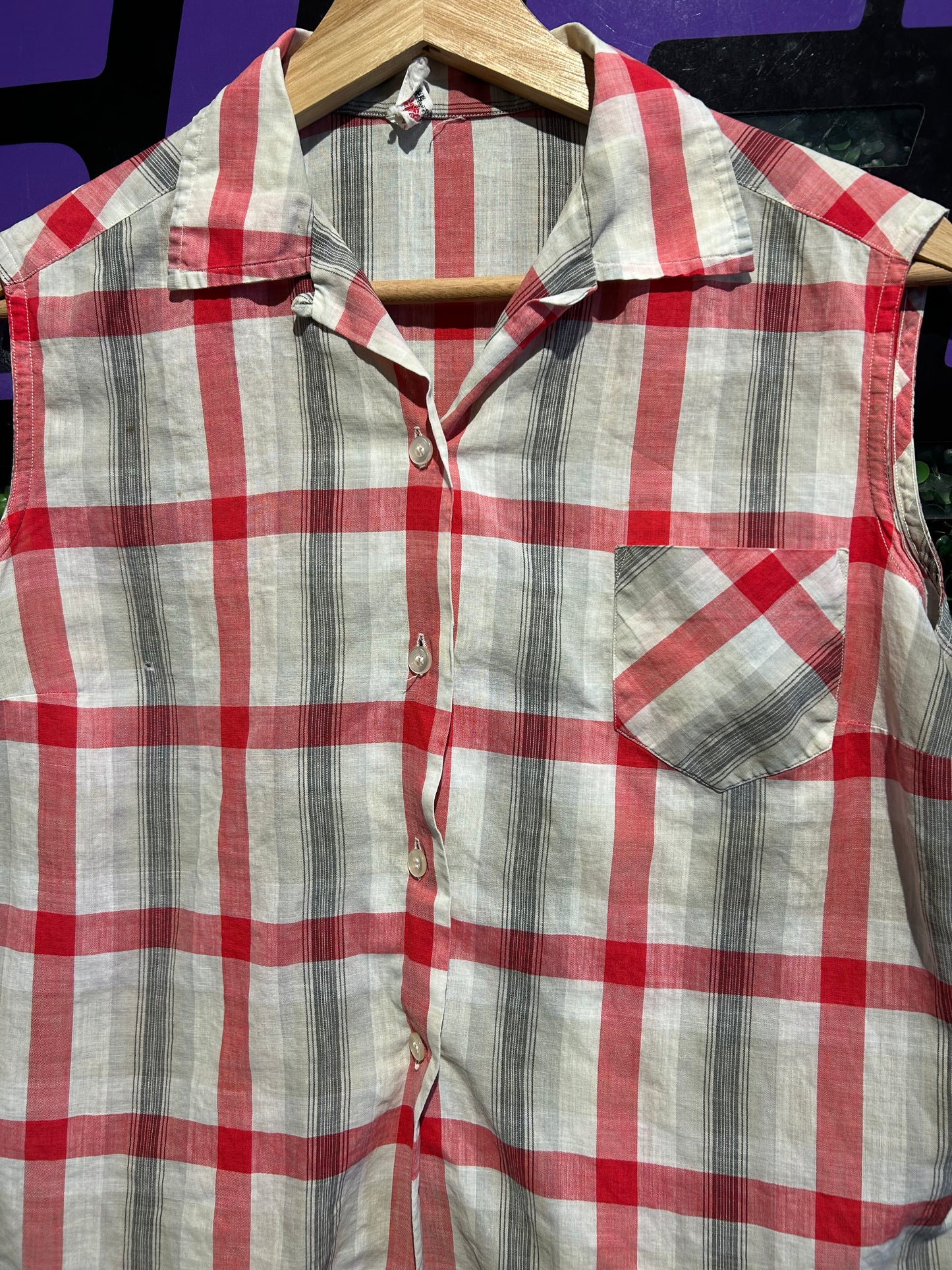 70s Plaid Button-Up Sleeveless Top. Size S/M