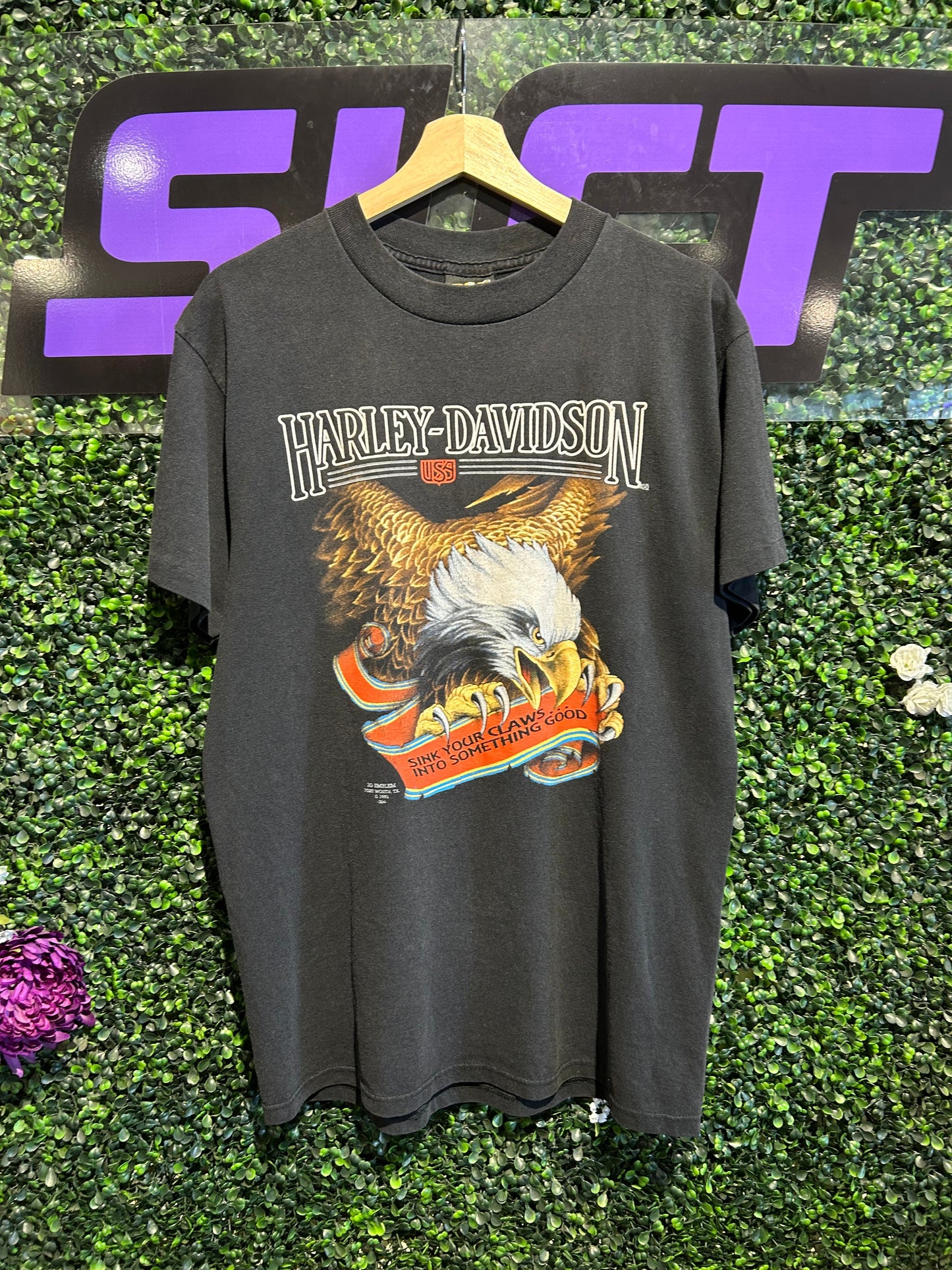 1992 Harley Davidson 3D Emblem Eagle T-Shirt. Size Large