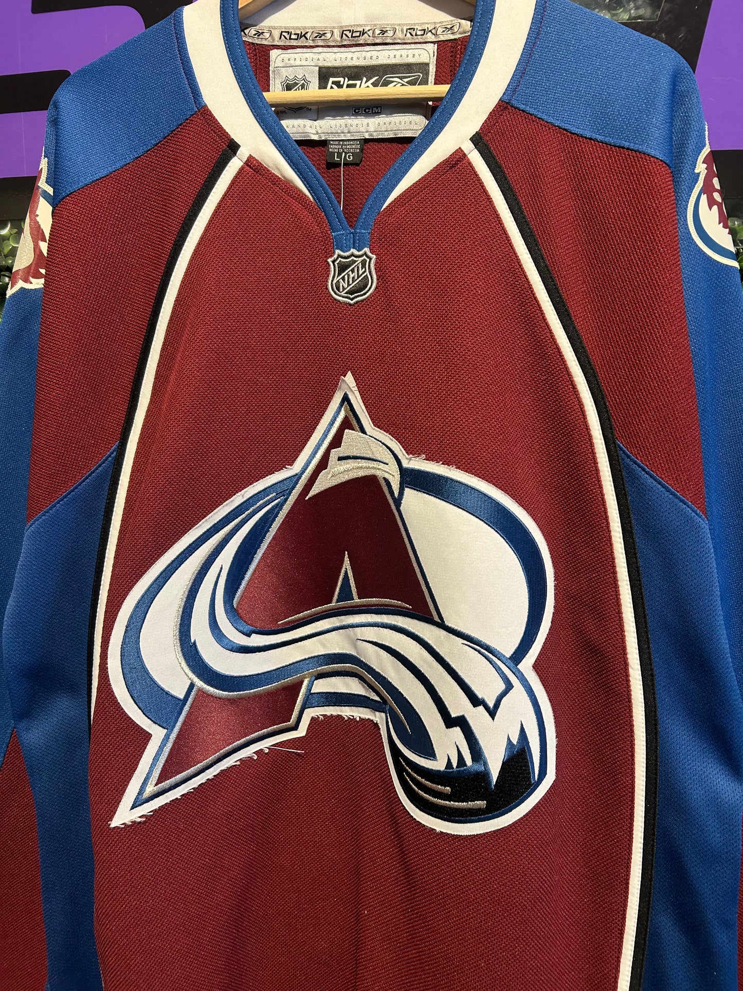 00s Colorado Avalanche Reebok Jersey. Size L/XL