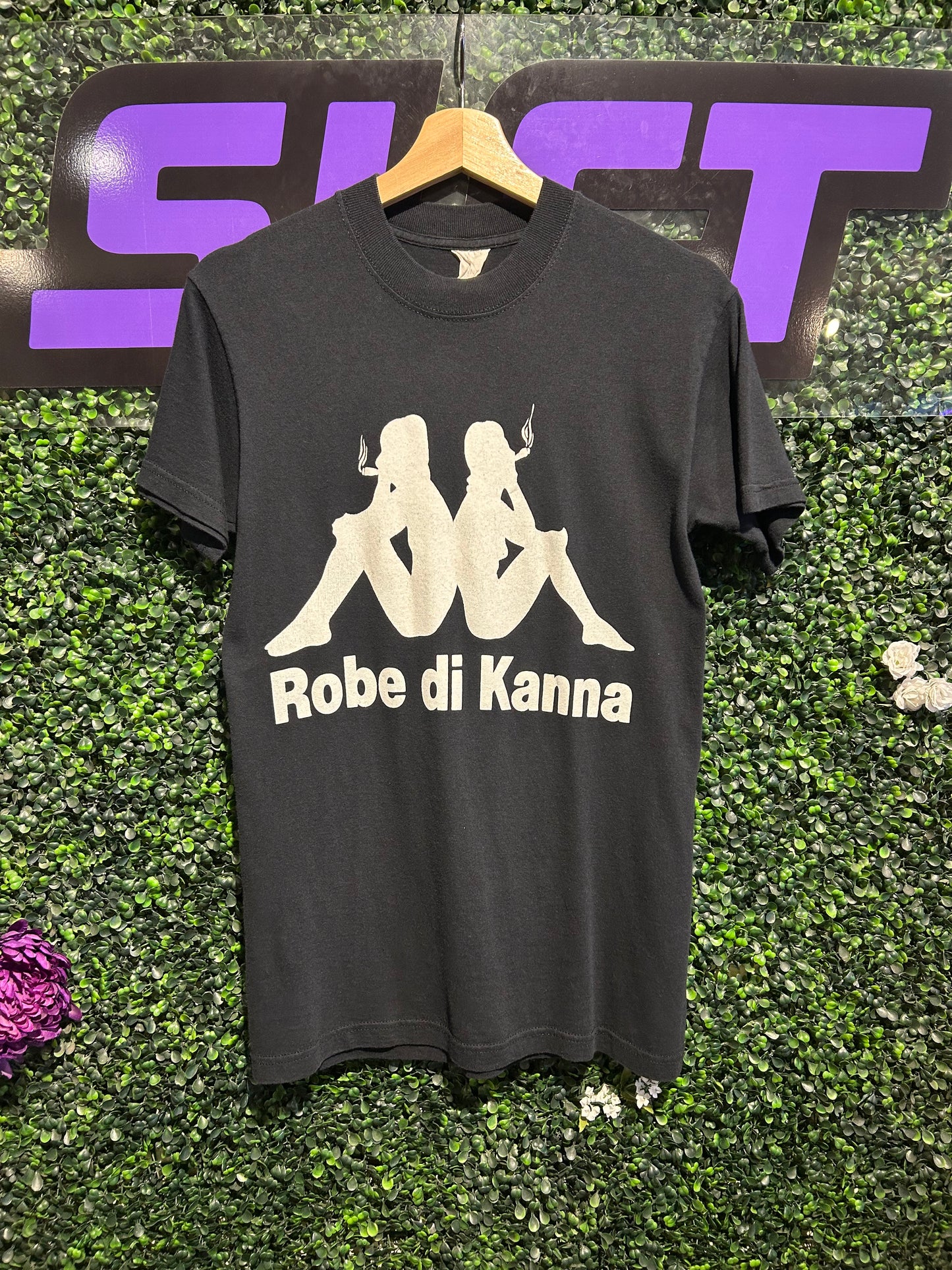 Vintage Robe di Kanna Euro Kappa Parody T-Shirt. Size Small