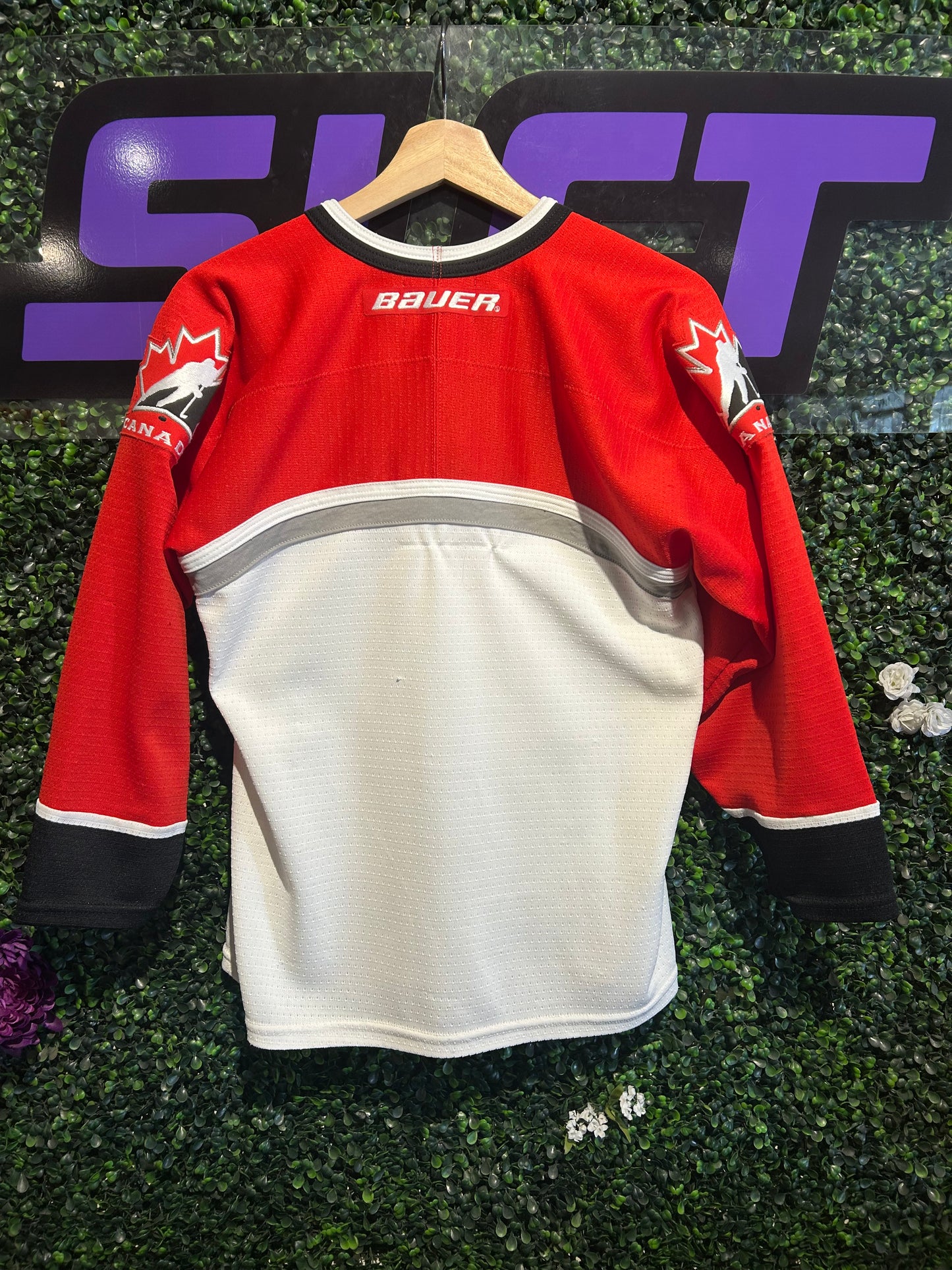Vintage Bauer Canada National Team Hockey Jersey. Size Small