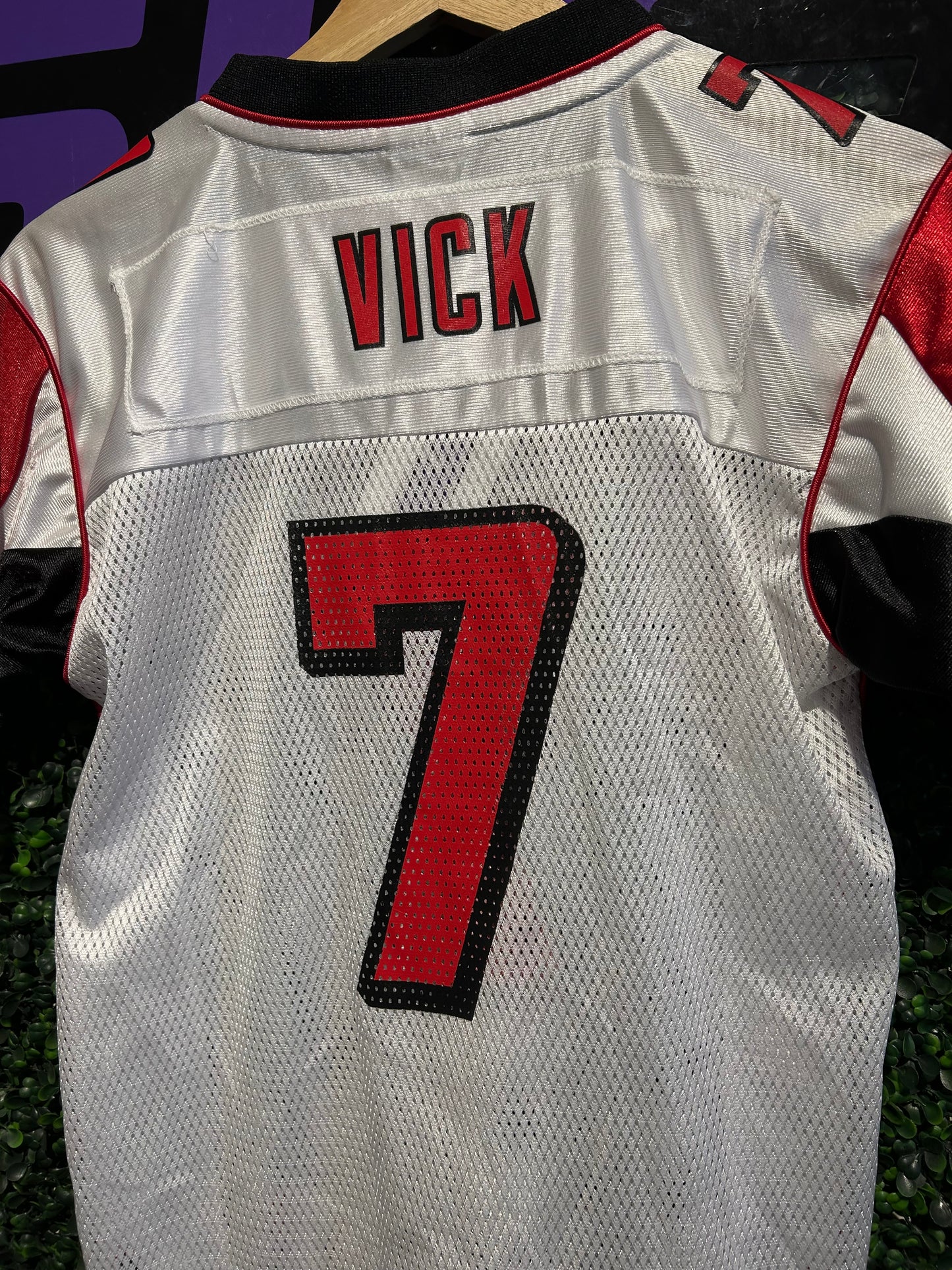 00s Atlanta Falcons #7 Michael Vick Reebok Jersey. Size XS/S