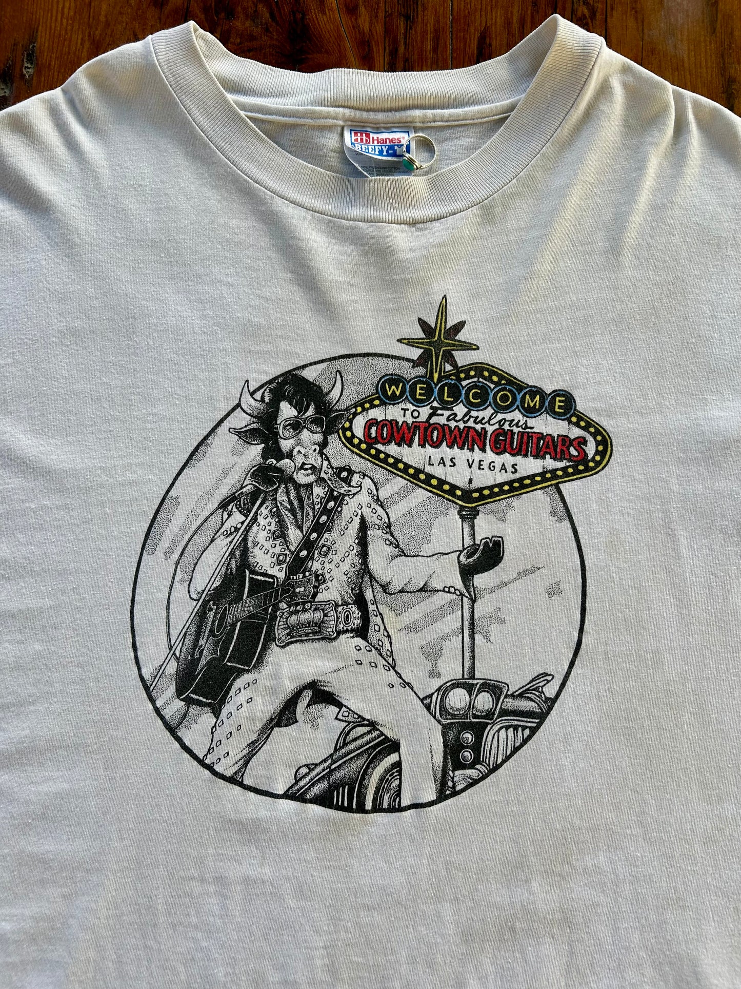 90s Cowtown Guitars Las Vegas T-Shirt. Size XL