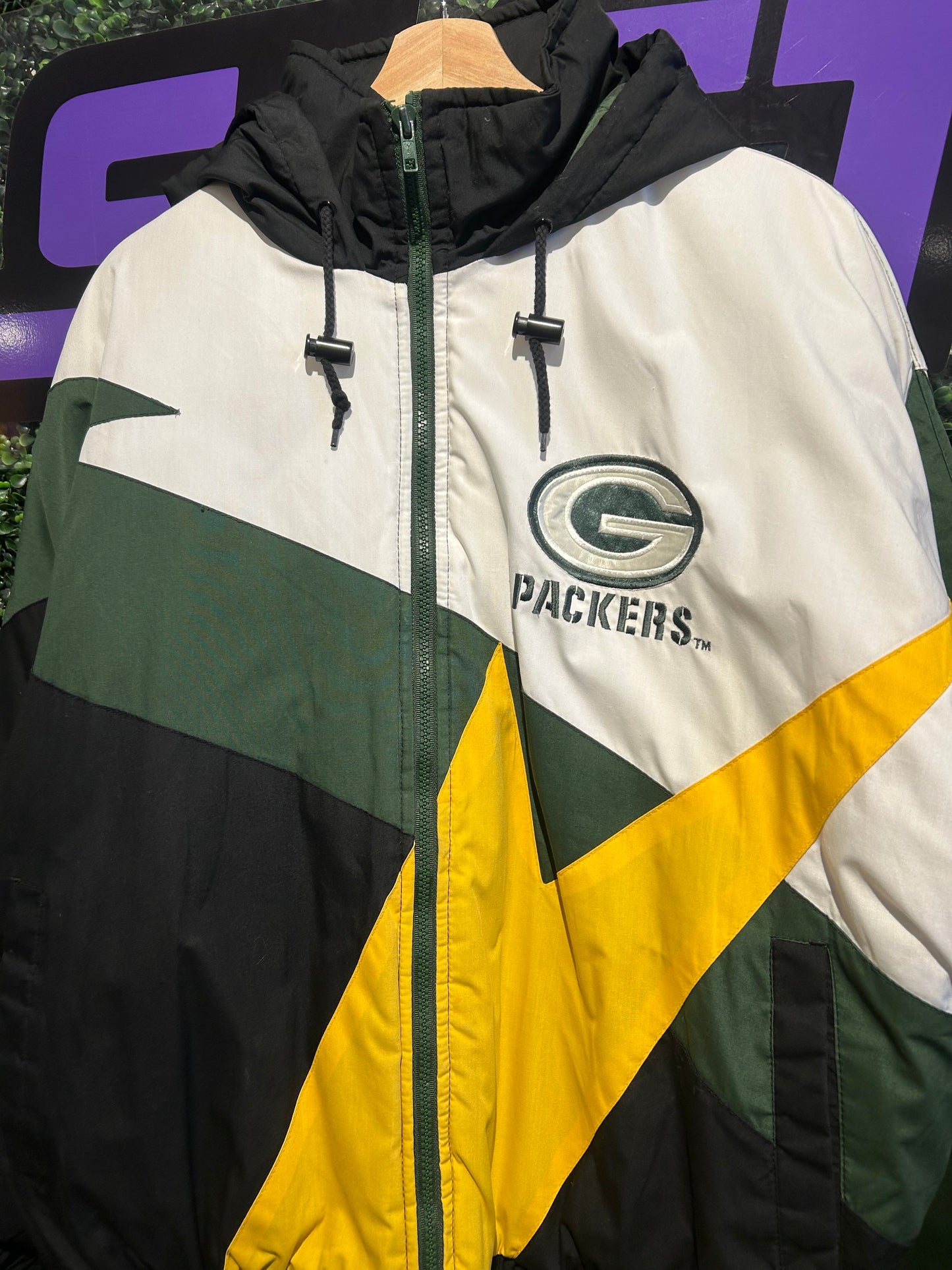 90s NFL Game Day Green Bay Packers Puffer Jacket. Size M/L