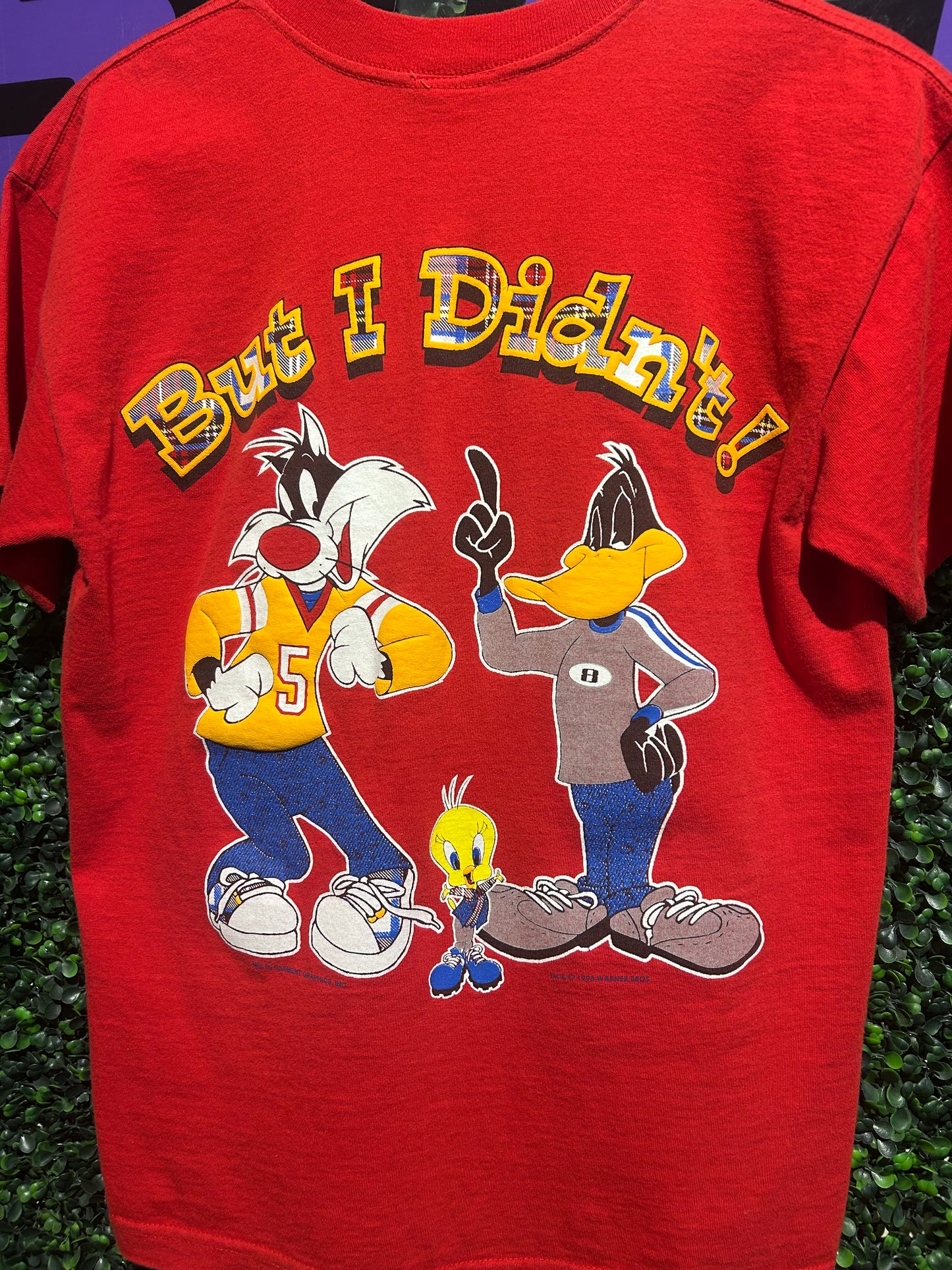 1996 Woulda Coulda Shoulda Looney Tunes T-Shirt. Size Medium