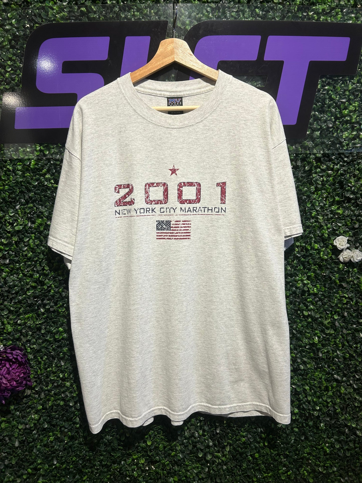 2001 New York City Marathon T-Shirt. Size XL