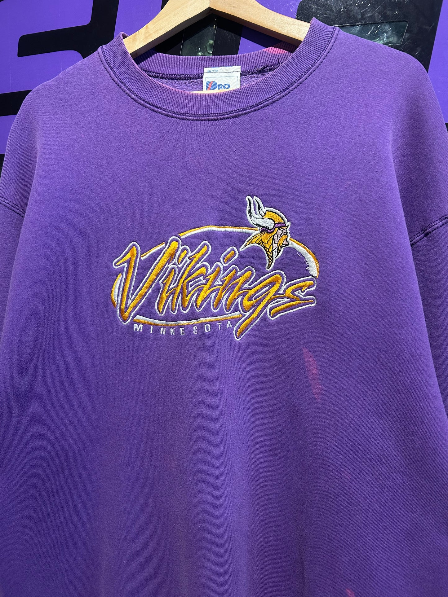 90s Minnesota Vikings Pro Player Embroidered Crewneck. Size XL