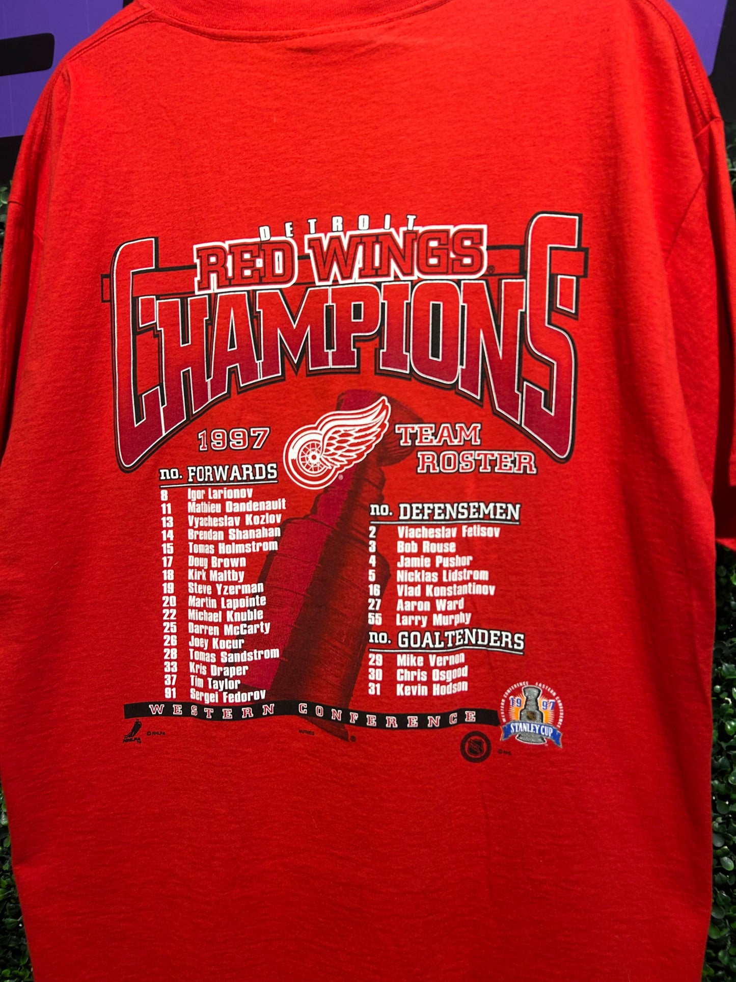 1997 Detroit Red Wings Stanley Cup T-Shirt. Size XL