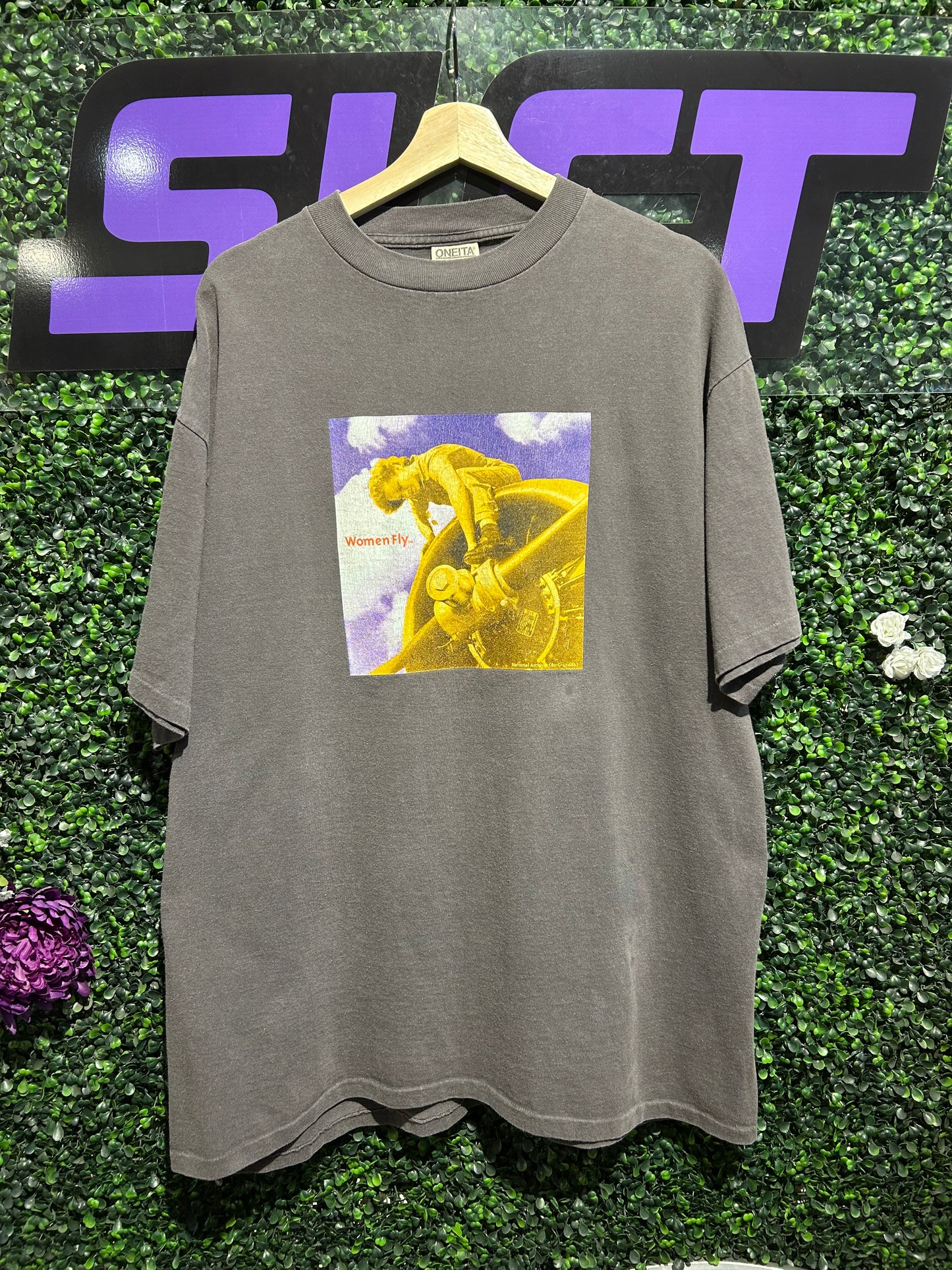 90s Women Fly T-Shirt. Size XL