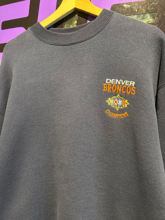 1998 Denver Broncos Super Bowl Embroidered Crewneck. Size Large