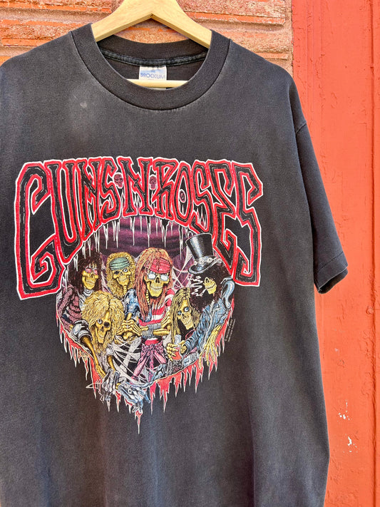 1992 Guns N’ Roses Use Your Illusion Tour T-Shirt. Size Large