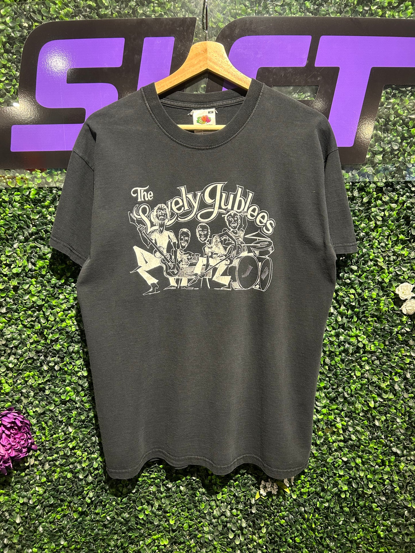00s The Lovely Jublees T-Shirt. Size Medium