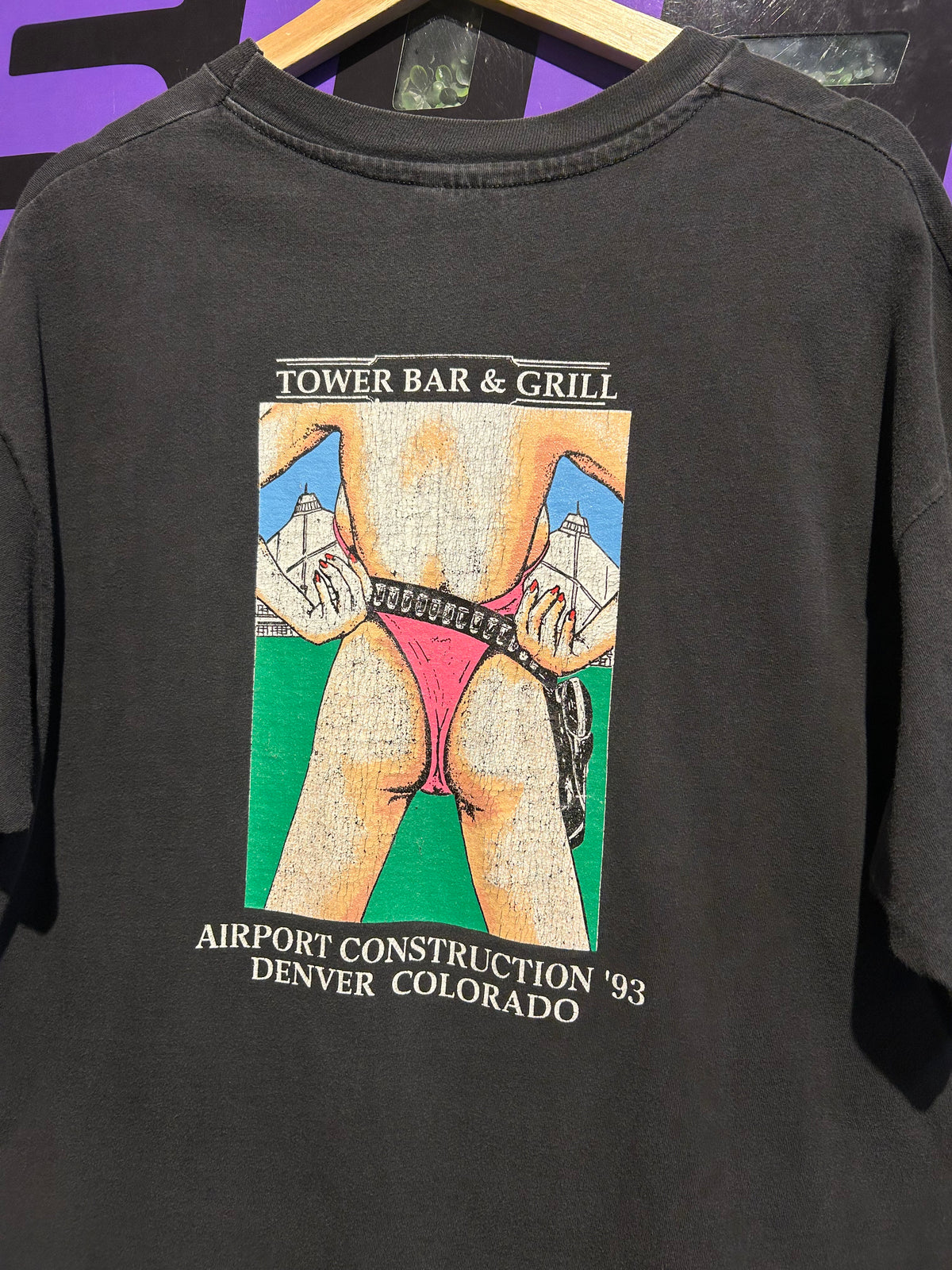 1993 Denver International Airport Tower Bar & Grill T-Shirt. Size XL