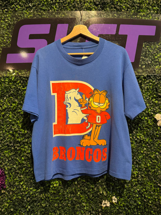1993 Denver Broncos Garfield T-Shirt. Size Large (Cropped)