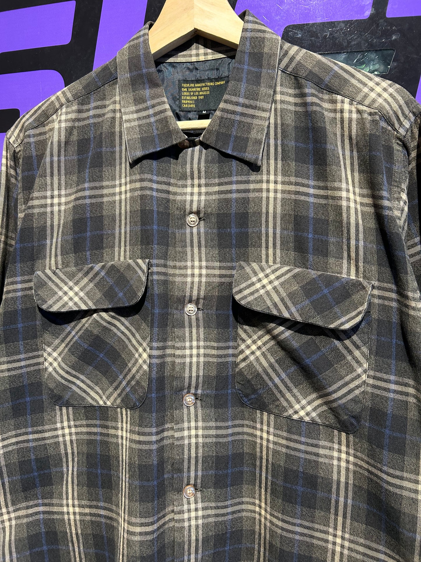 00s Fresh Jive Button-Up Shirt. Size Medium