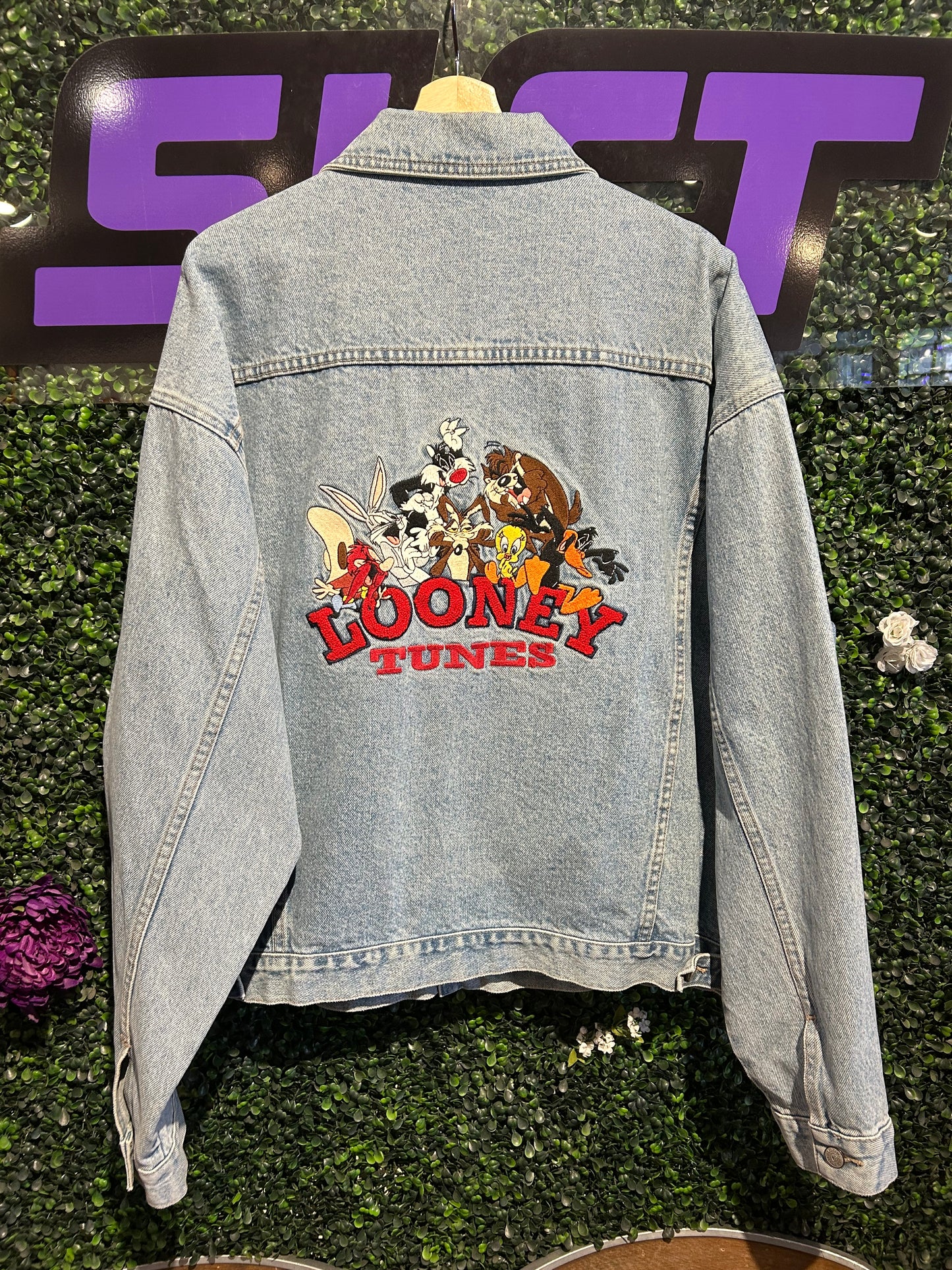 1997 Looney Tunes Denim Jacket. Size XXL