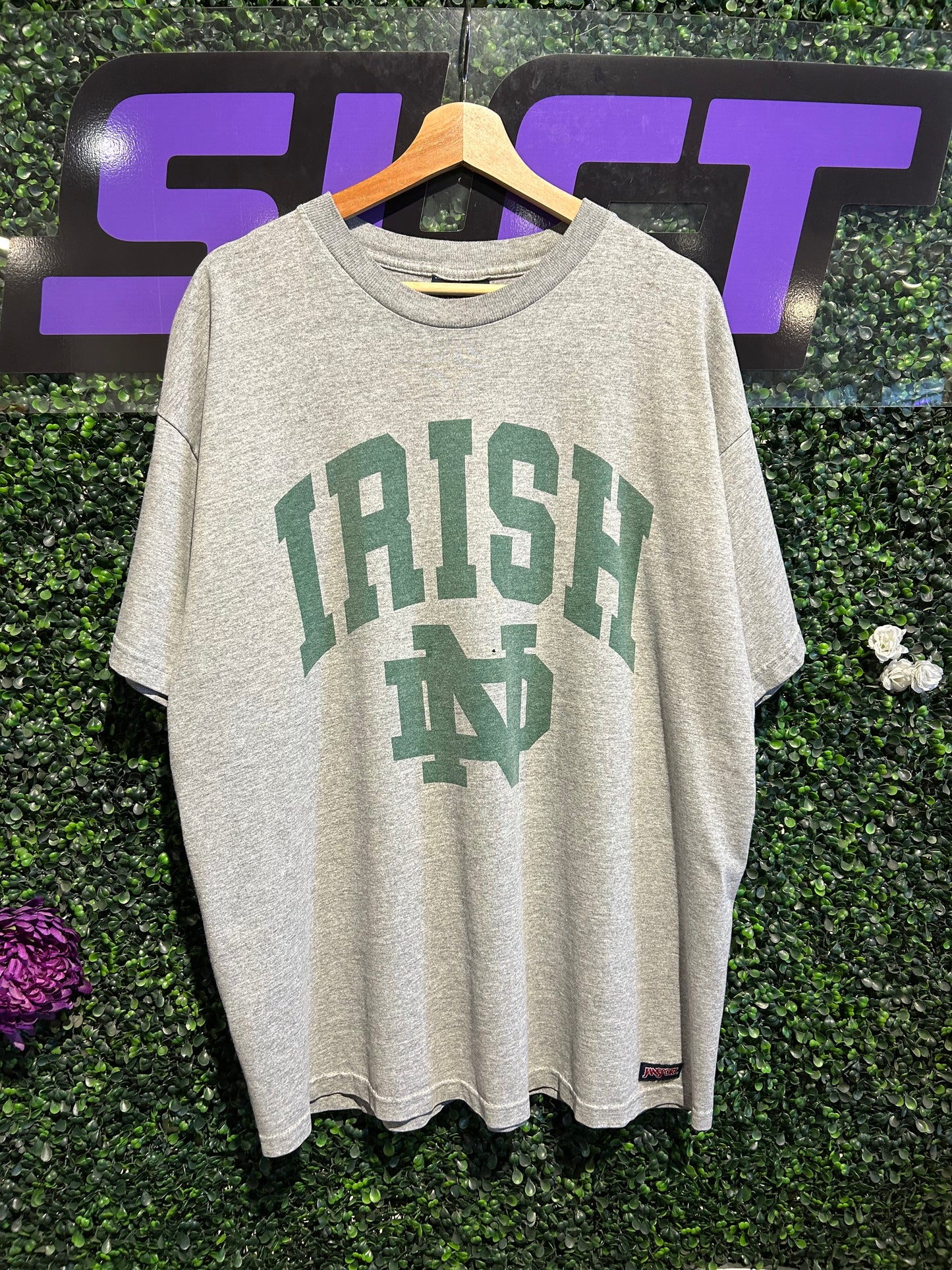 90s Notre Dame Fighting Irish T-Shirt. Size XL