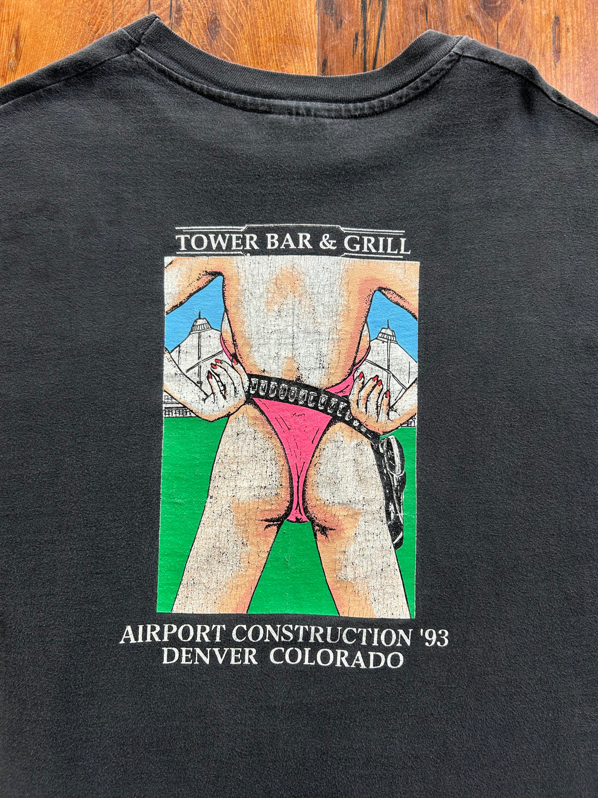 1993 Denver International Airport Tower Bar & Grill T-Shirt. Size XL
