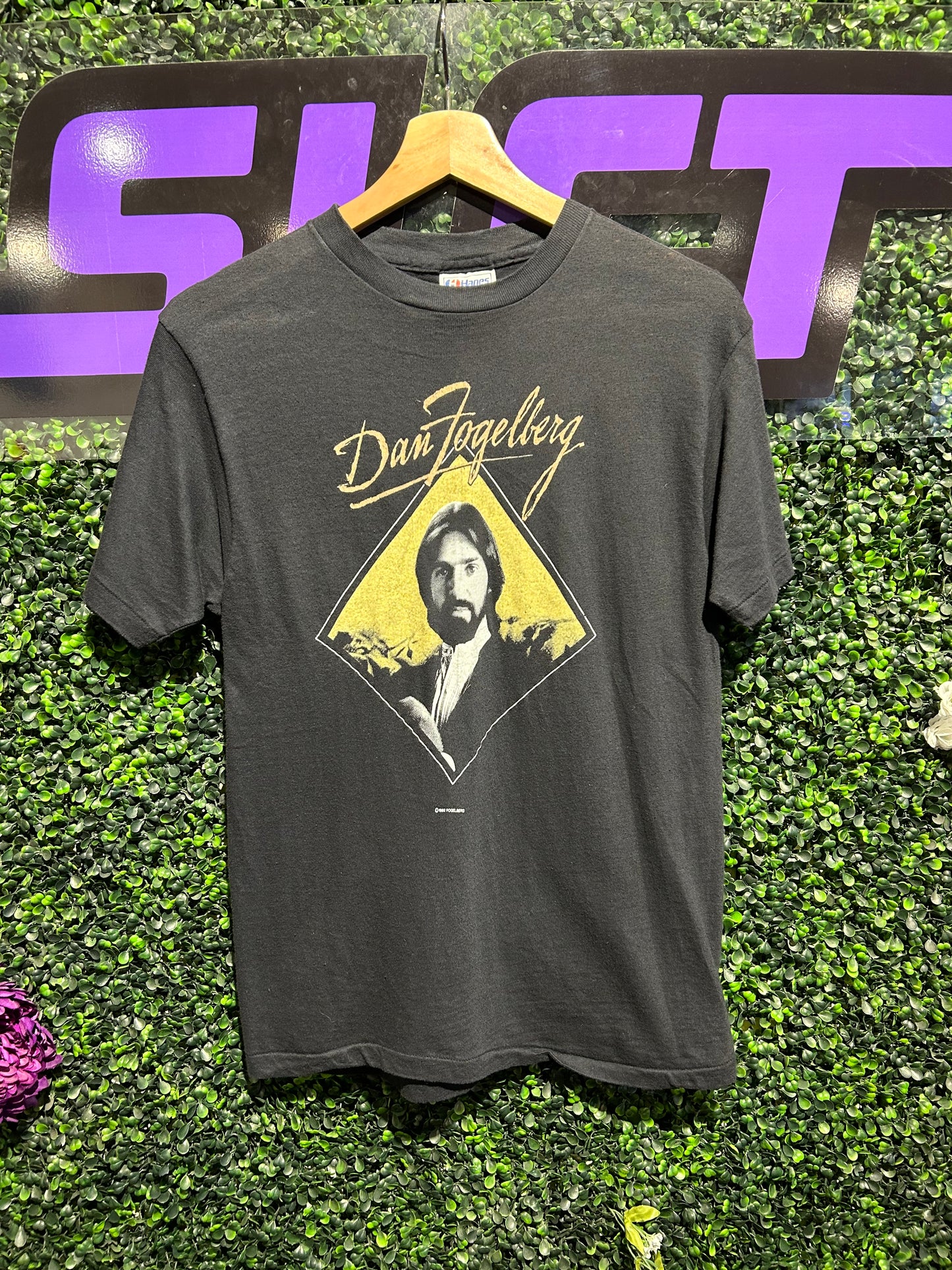 1984 Dan Fogelberg Tour of America T-Shirt. Size S/M