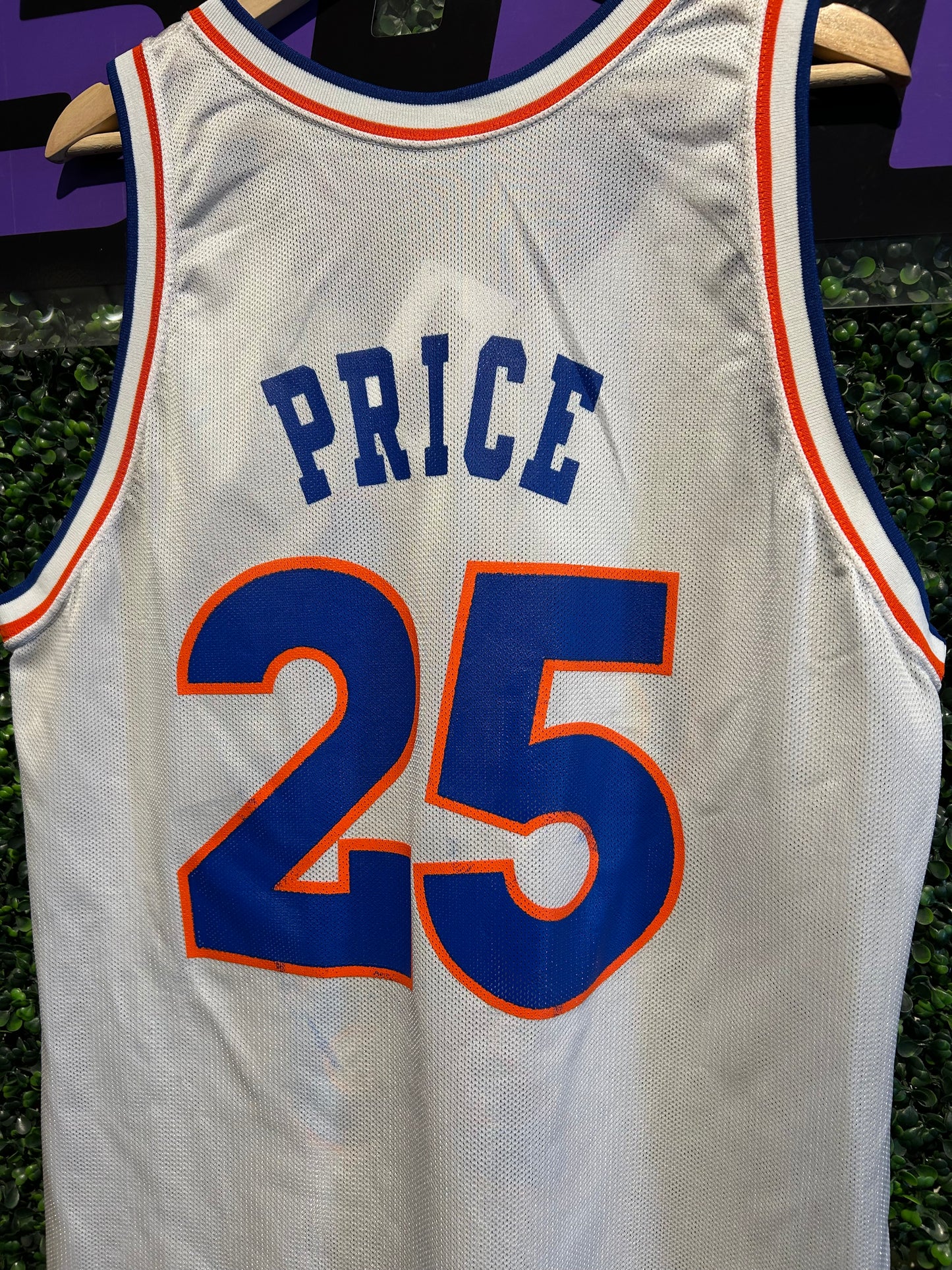 90s Cleveland Cavaliers #25 Mark Price Champion Jersey. Size Large