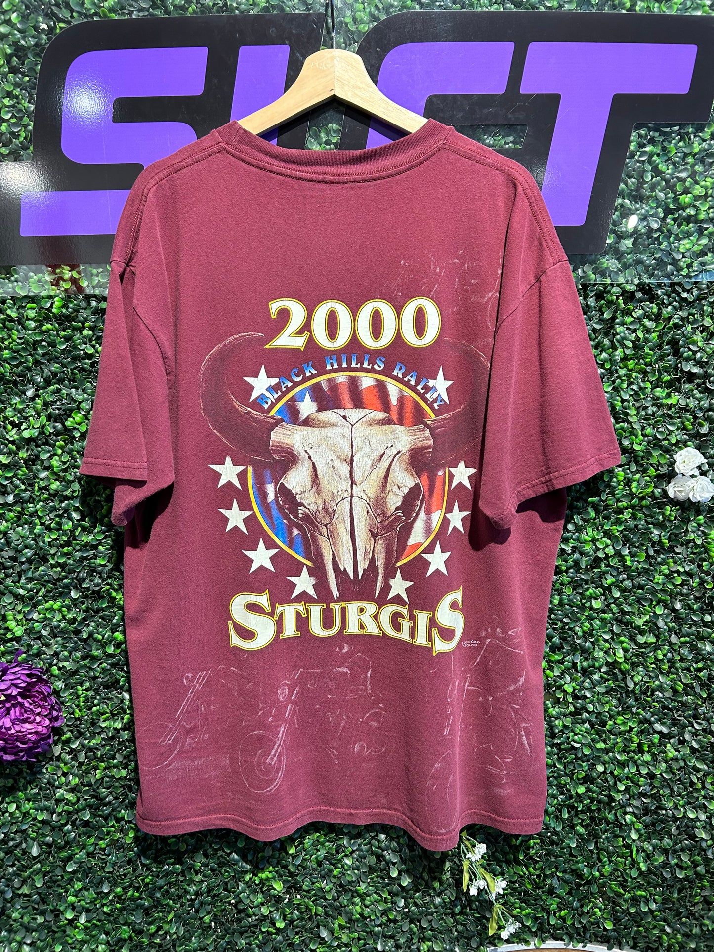 2000 Sturgis Black Hills Rally Follow The Dream Wolf T-Shirt. Size XL