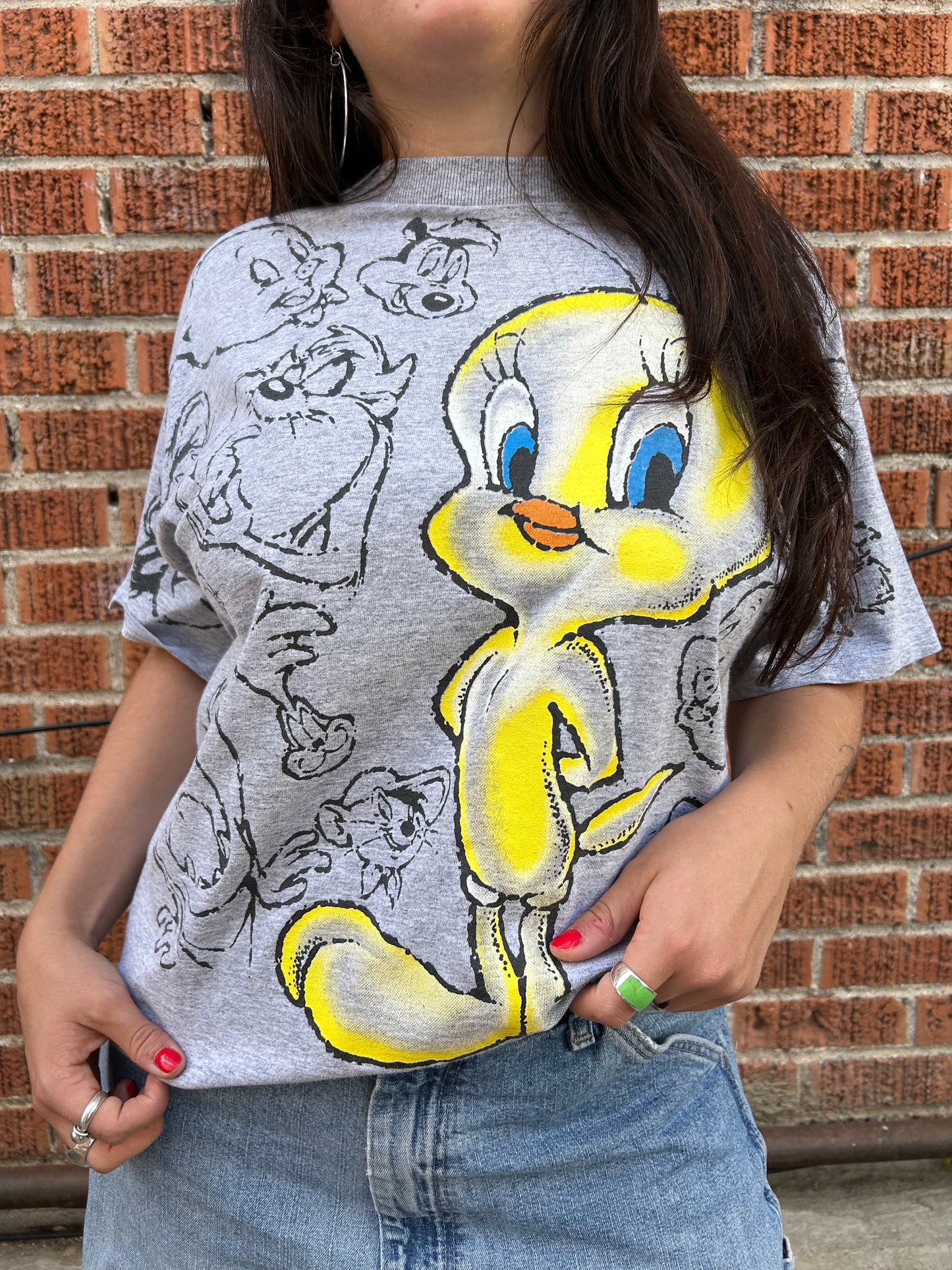 1996 Tweety Looney Tunes AOP T-Shirt. Size M/L