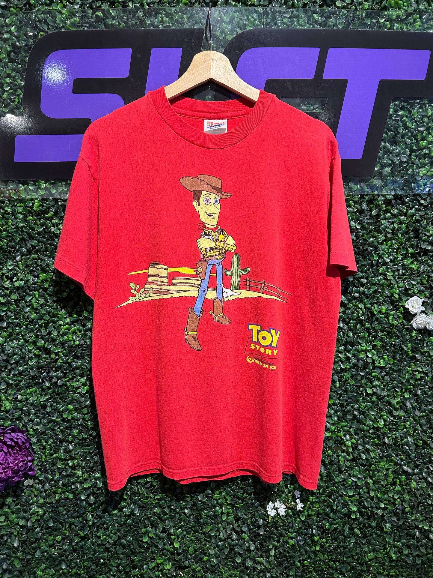90s Toy Story Woody Disney World On Ice T-Shirt. Size M/L