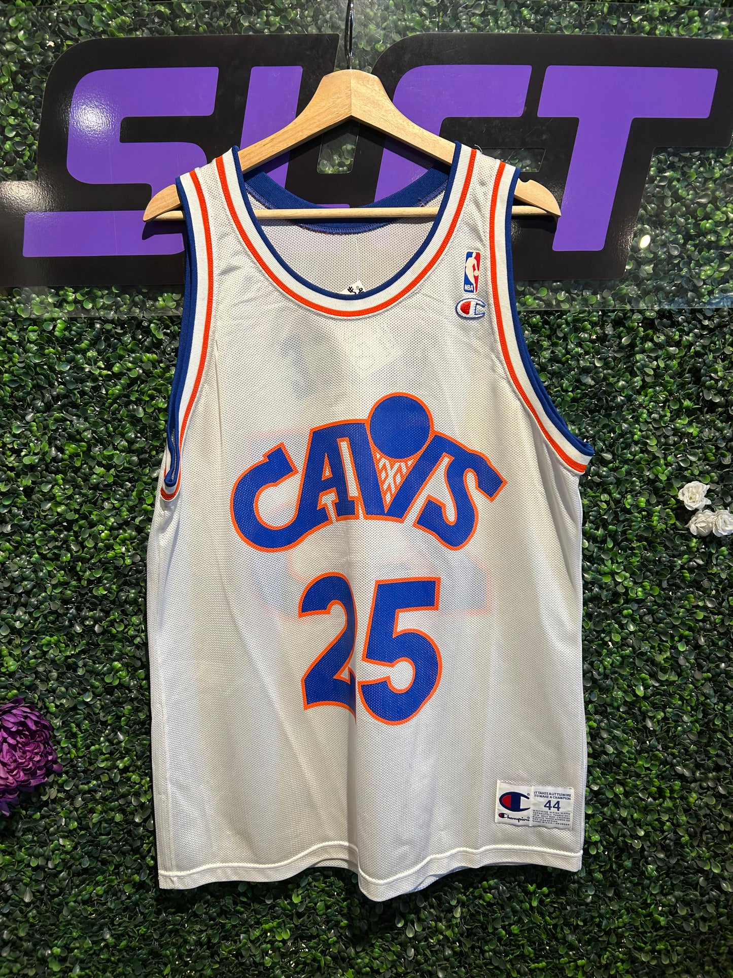 90s Cleveland Cavaliers #25 Mark Price Champion Jersey. Size Large