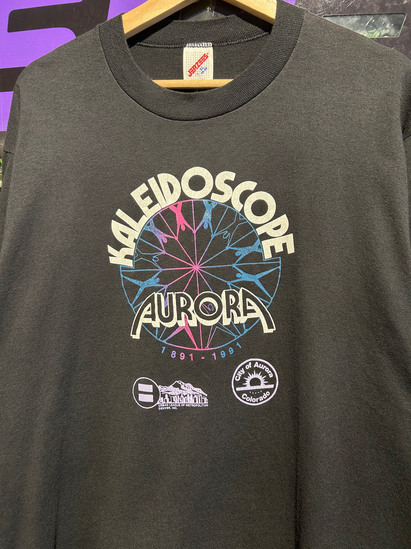 1991 Aurora Colorado Kaleidoscope T-Shirt. Size L/XL
