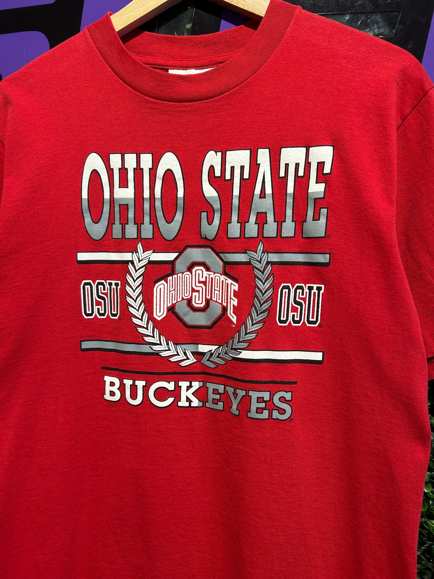 90s Ohio State Buckeyes T-Shirt. Size Medium