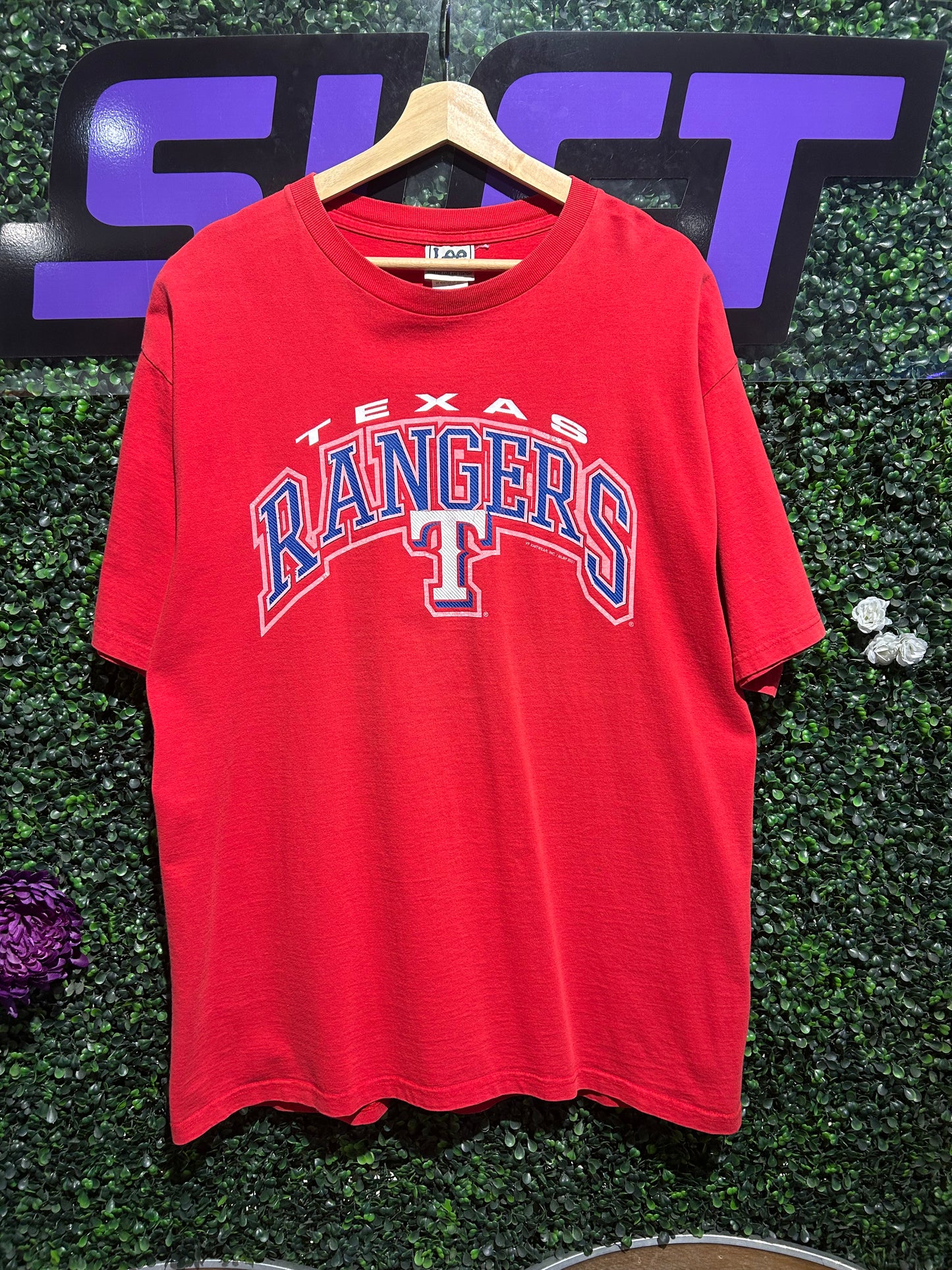 2001 Texas Rangers T-Shirt. Size XL