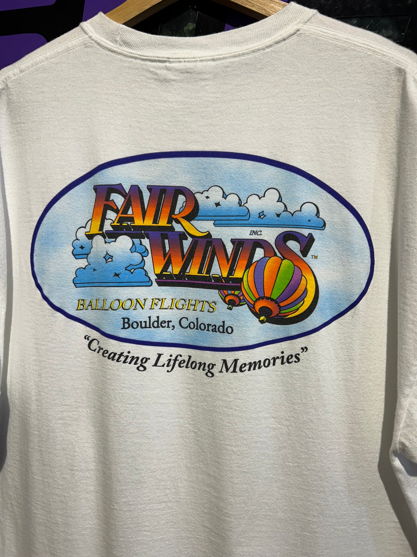 00s Fair Winds Boulder Hot Air Balloon T-Shirt. Size XL