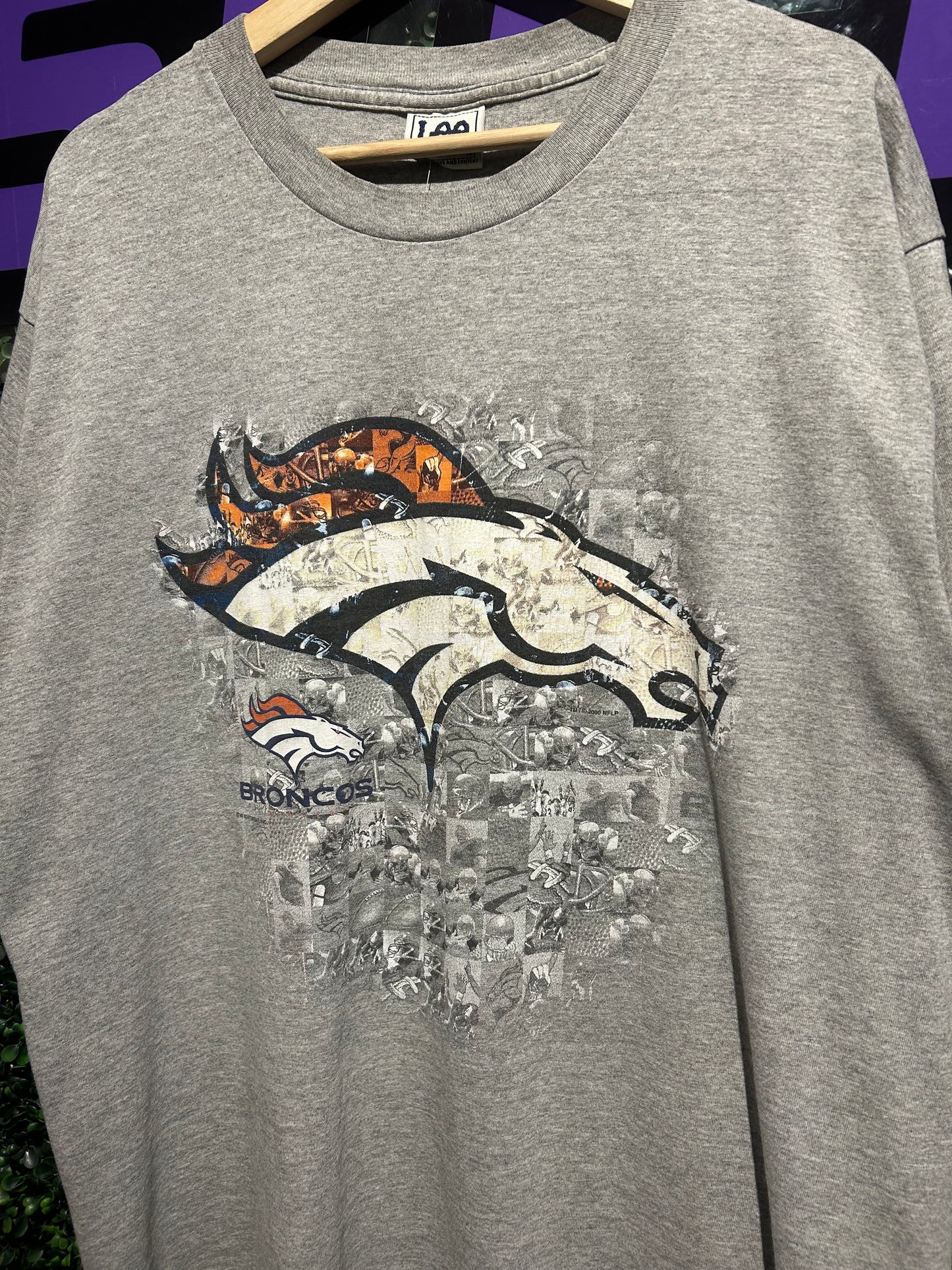 2000 Denver Broncos T-Shirt. Size L/XL