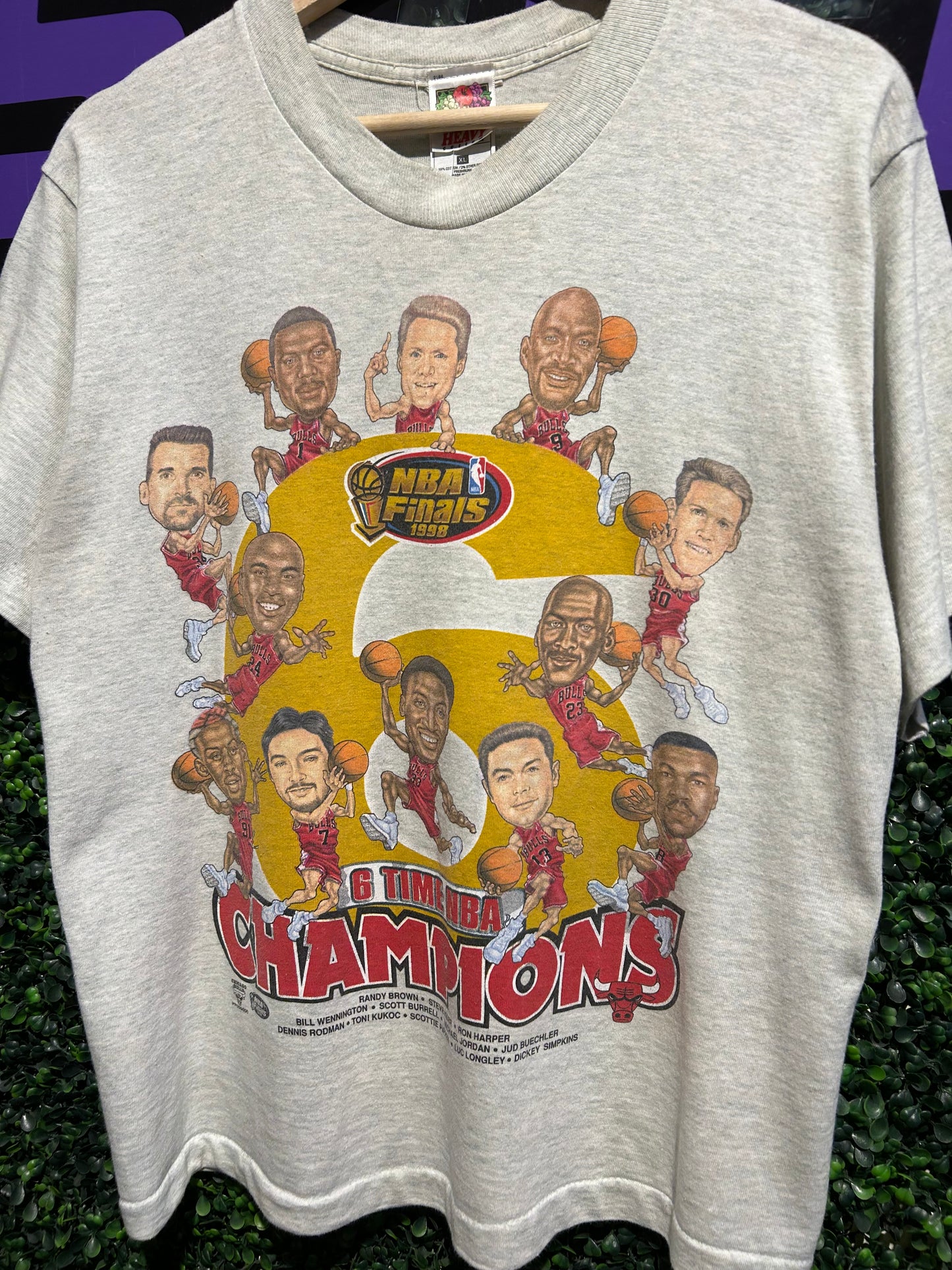 1998 Chicago Bulls NBA Finals T-Shirt. Size S/M (Youth XL)
