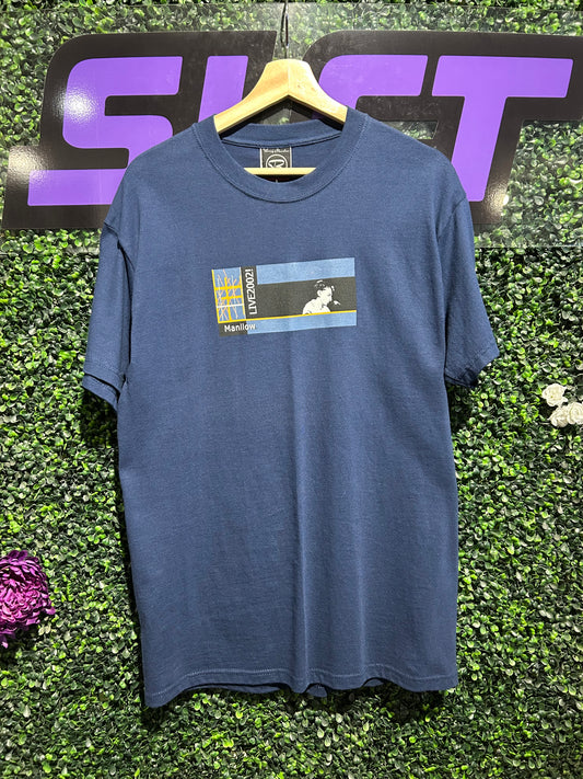2002 Barry Manilow Live Tour T-Shirt. Size M/L