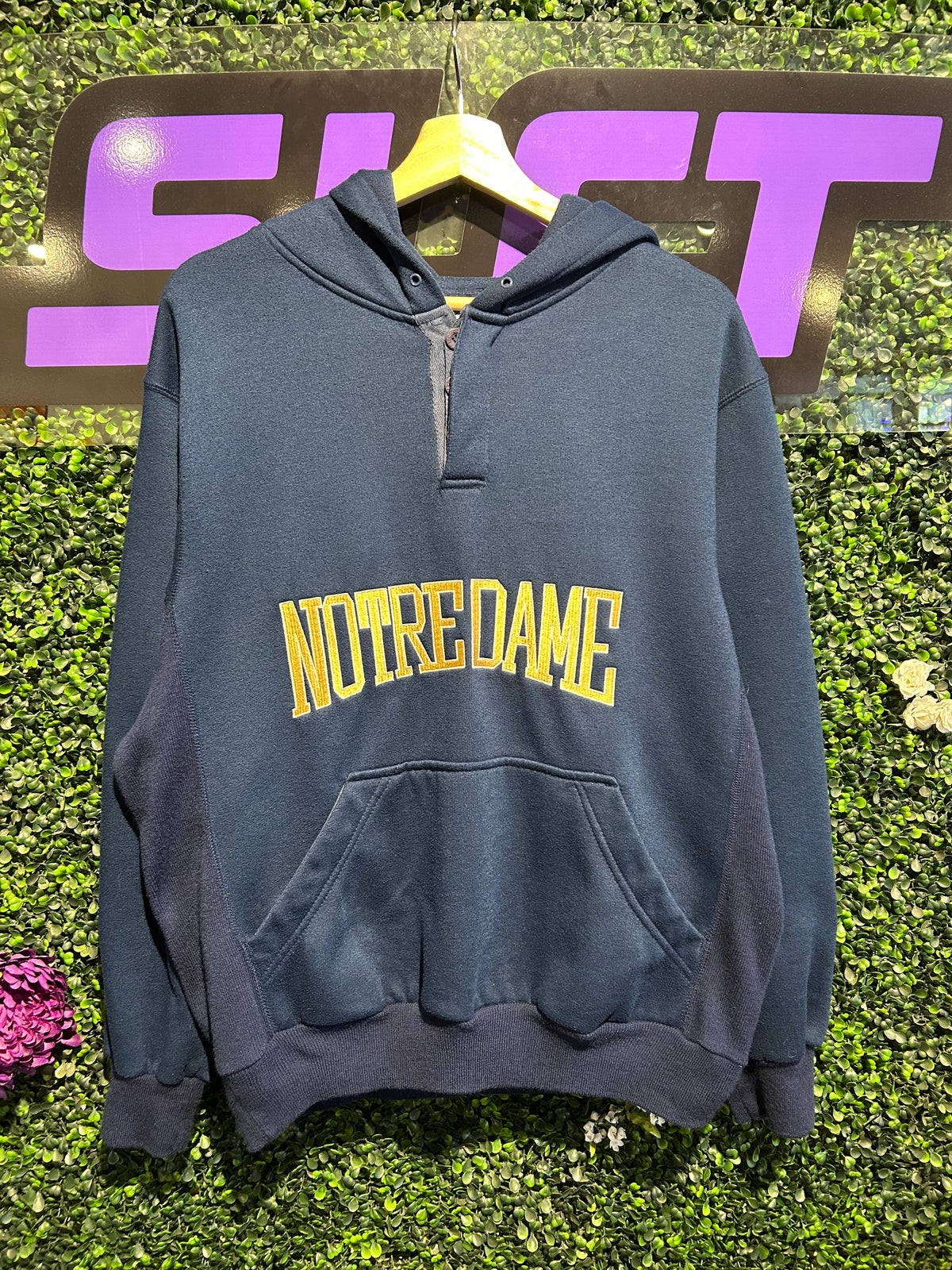Vintage Notre Dame Starter Hoodie. Size M/L