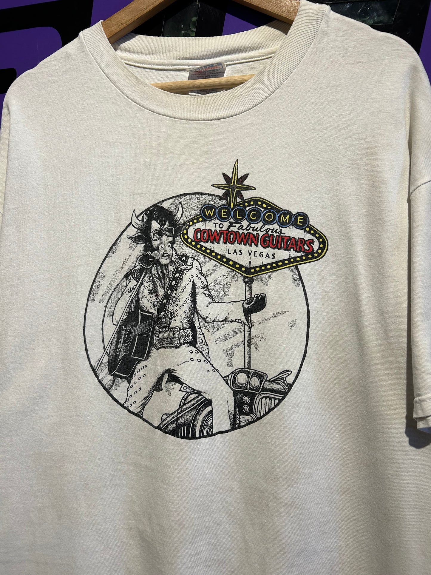 90s Cowtown Guitars Las Vegas T-Shirt. Size XL