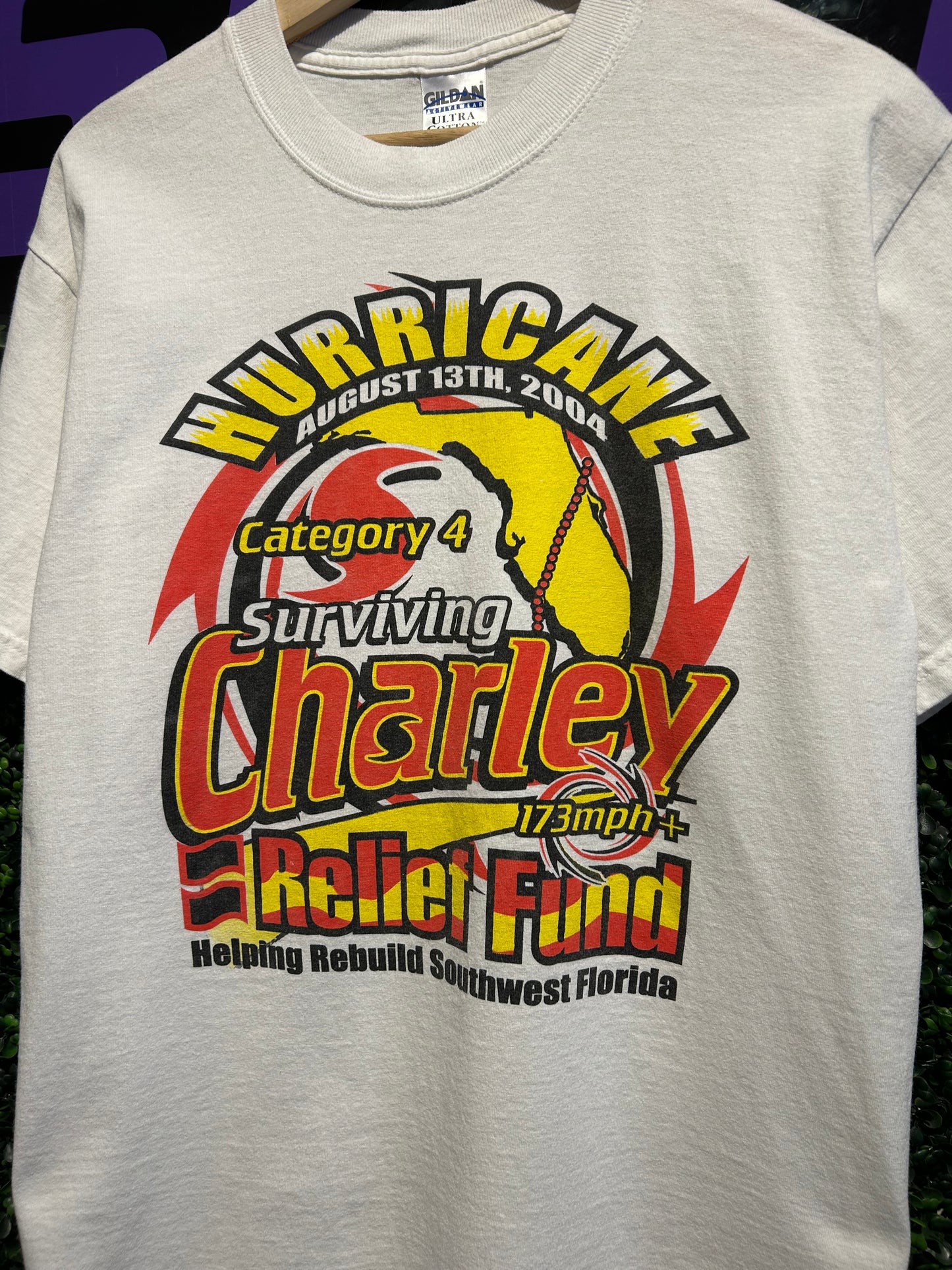 2004 Surviving Hurricane Charley T-Shirt. Size M/L