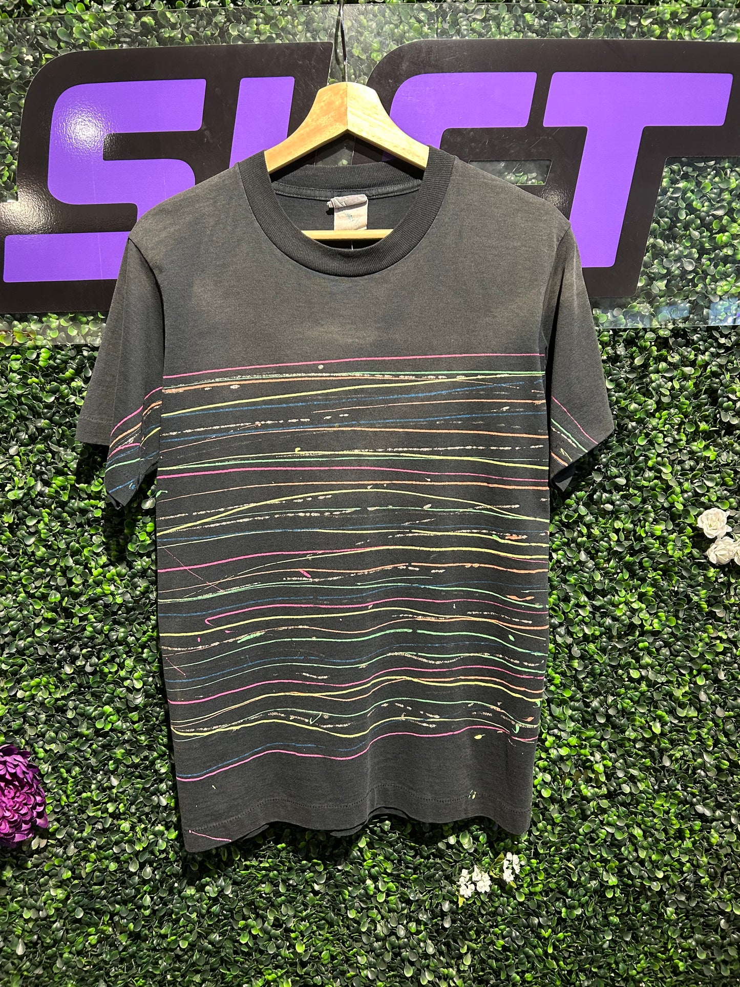 90s Faded Paint T-Shirt. Size Medium