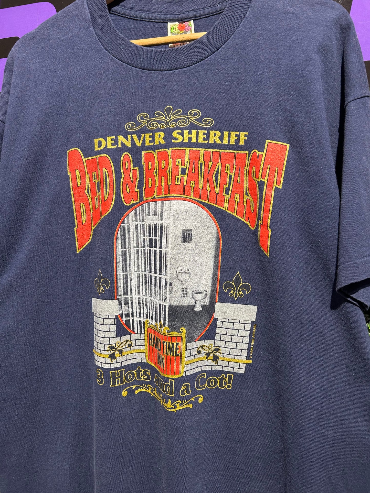 90s Denver Sheriff Bed & Breakfast T-Shirt. Size XL