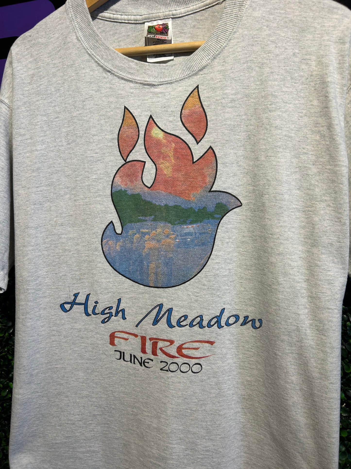 2000 High Meadow Fire T-Shirt. Size Large