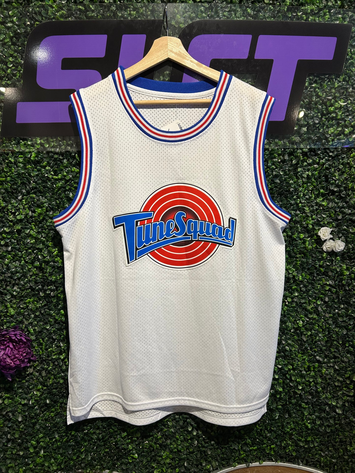 00s Tune Squad Bugs Bunny Space Jam Jersey. Size XL