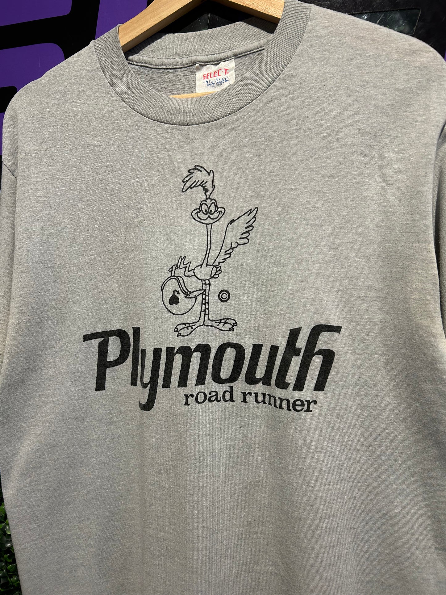 80s Plymouth Road Runner T-Shirt. Size Large