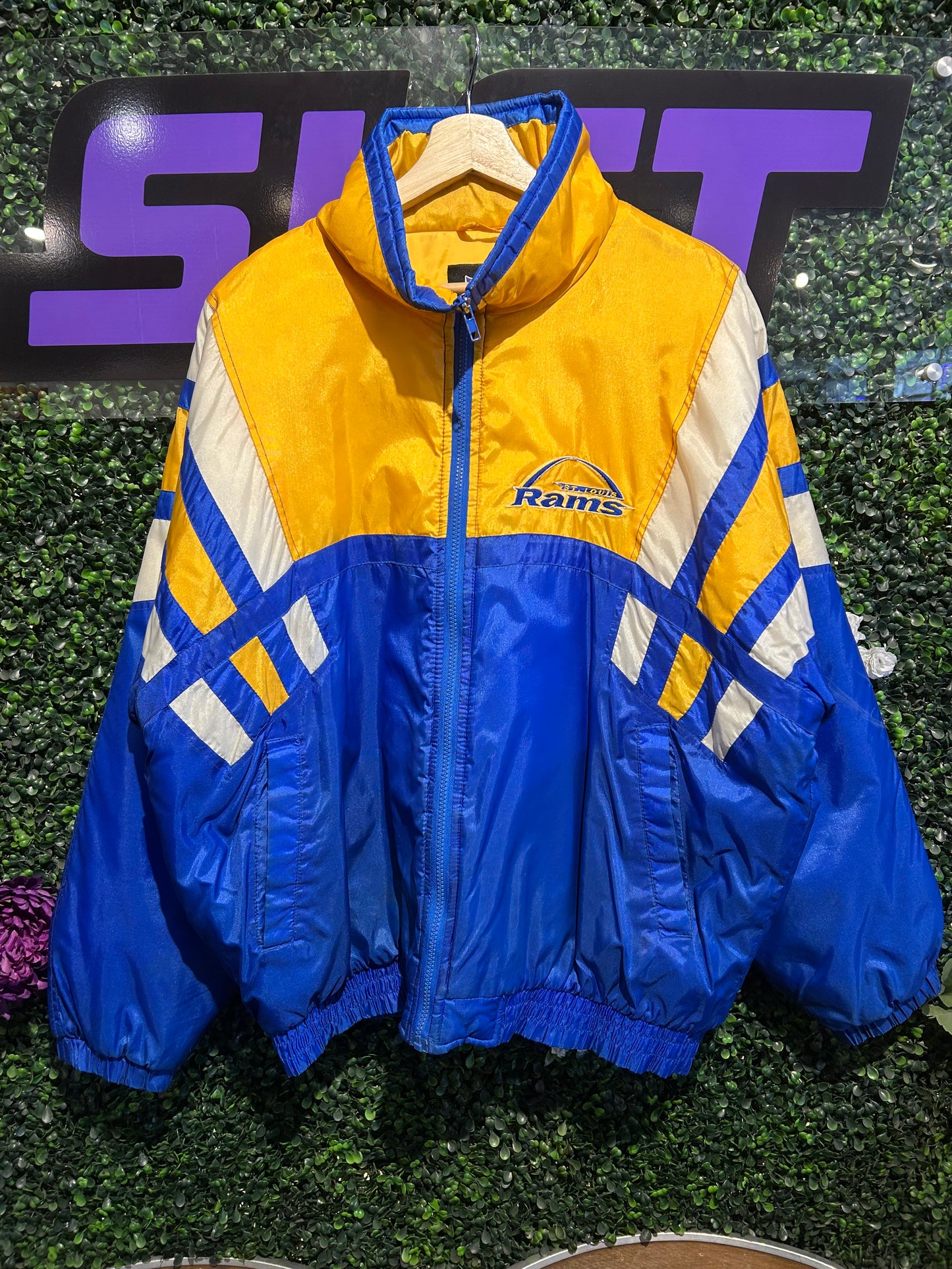 Vintage NFL Game Day St. Louis Rams Puffer Jacket. Size L/XL