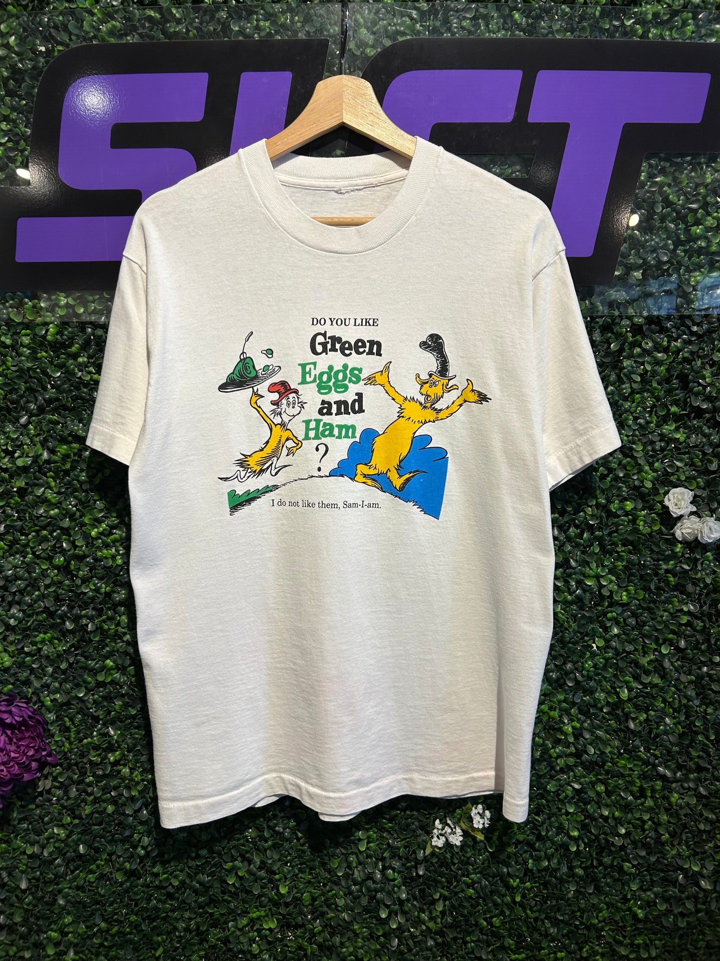 90s Dr. Seuss Green Eggs And Ham T-Shirt. Size Medium